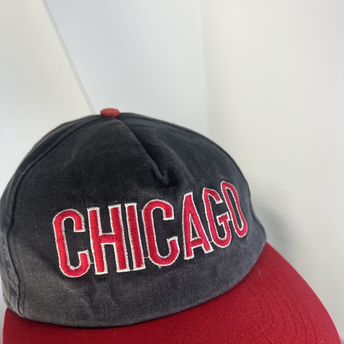Vintage Vintage Y2K Chicago Big Embroidered Logo Snapback Cap Size ONE SIZE - 2 Thumbnail