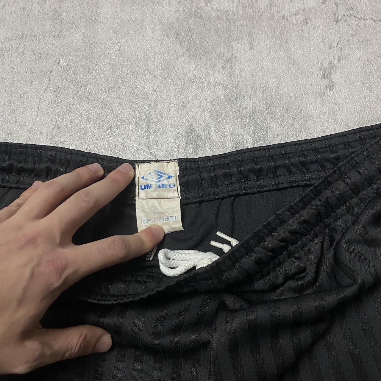 Umbro Umbro black football Shorts Size US 36 / EU 52 - 2 Thumbnail