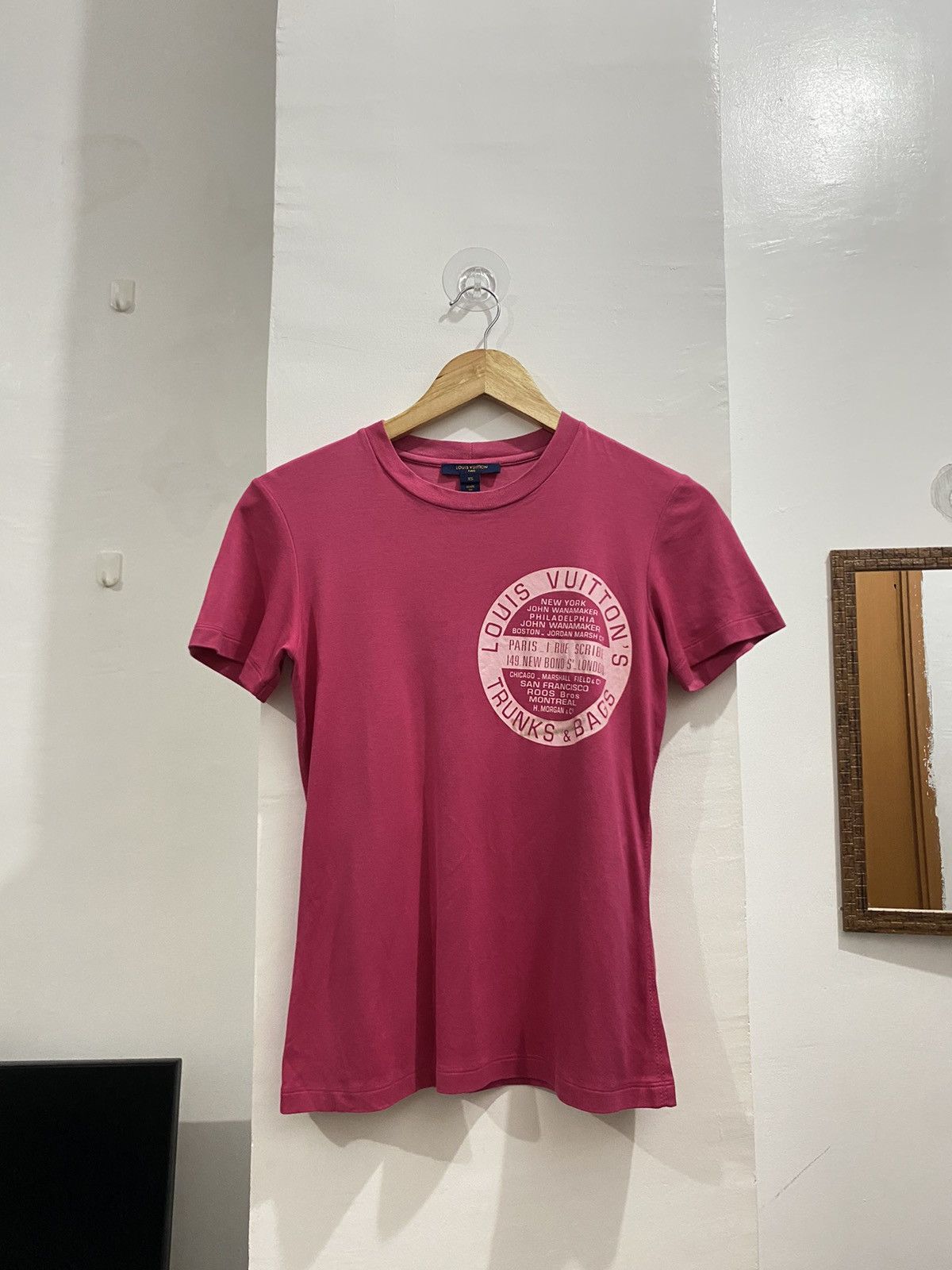 Louis Vuitton LOUIS VUITTON STAMP LOGO PINK SHIRT Size XS / US 0-2 / IT 36-38 - 1 Thumbnail