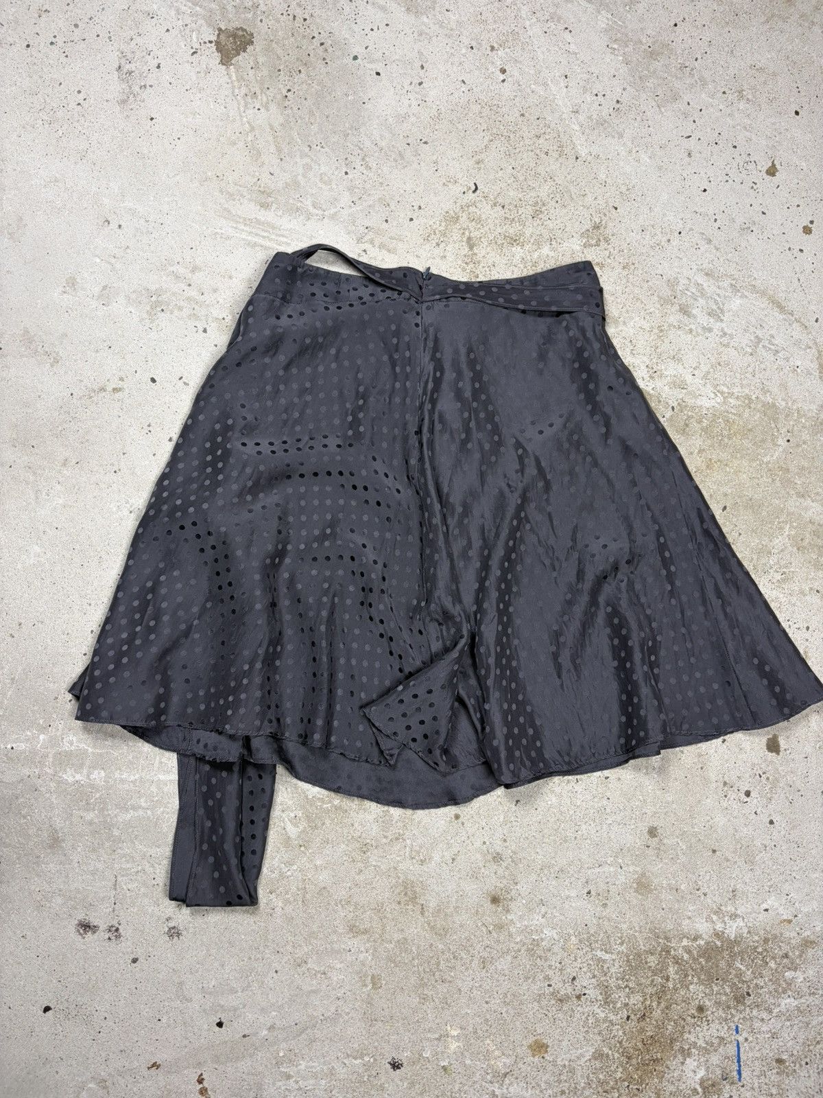 Balenciaga Balenciaga 2006 Silk Polka Dot Pleated Skirt Belted Tied Size 26" / US 2 / IT 38 - 2 Thumbnail