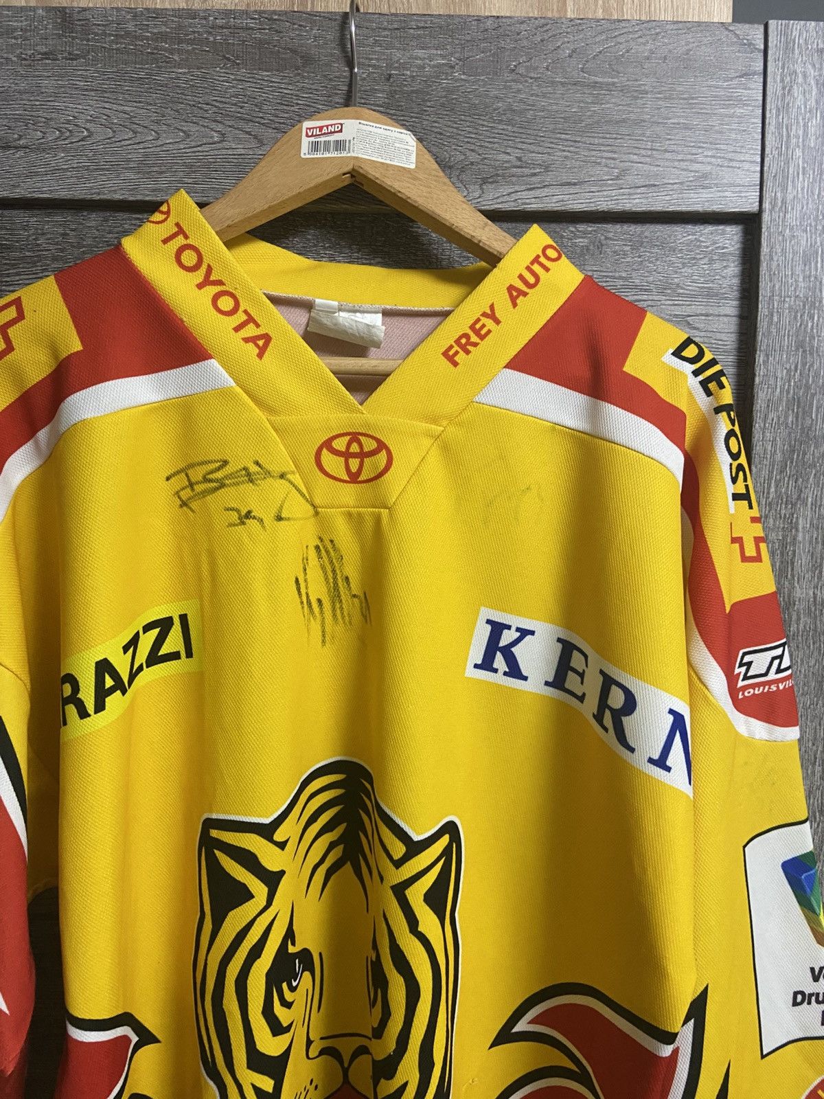 NHL SCL Tiger Langnau Switzerland NFL hockey Bauer Size US M / EU 48-50 / 2 - 13 Thumbnail