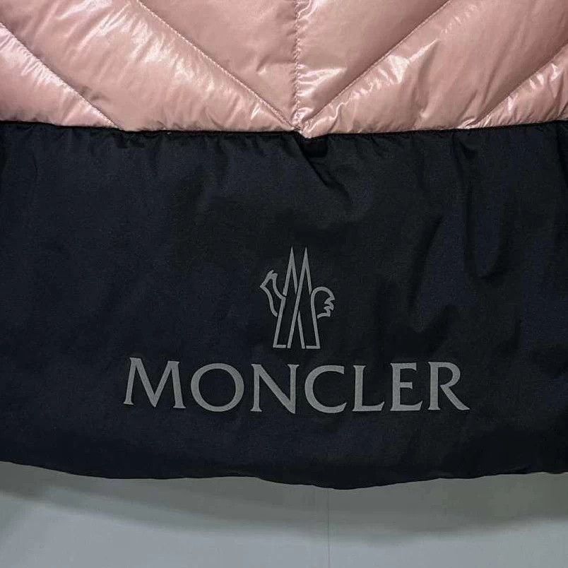 Moncler Moncler nude back logo short down jacket Size S / US 4 / IT 40 - 4 Thumbnail