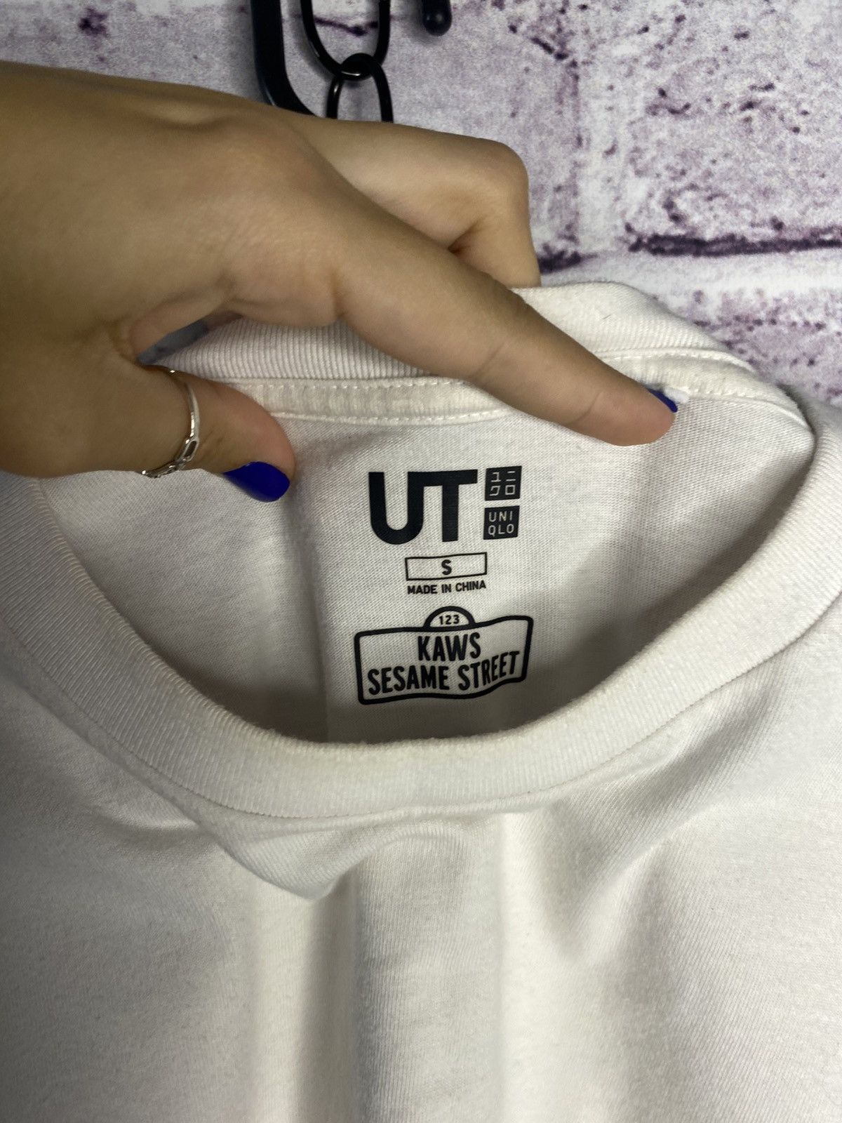 Kaws × Uniqlo Mens Vintage T-shirt Uniqlo x Kaws x Sesame Street tee Size US S / EU 44-46 / 1 - 5 Thumbnail