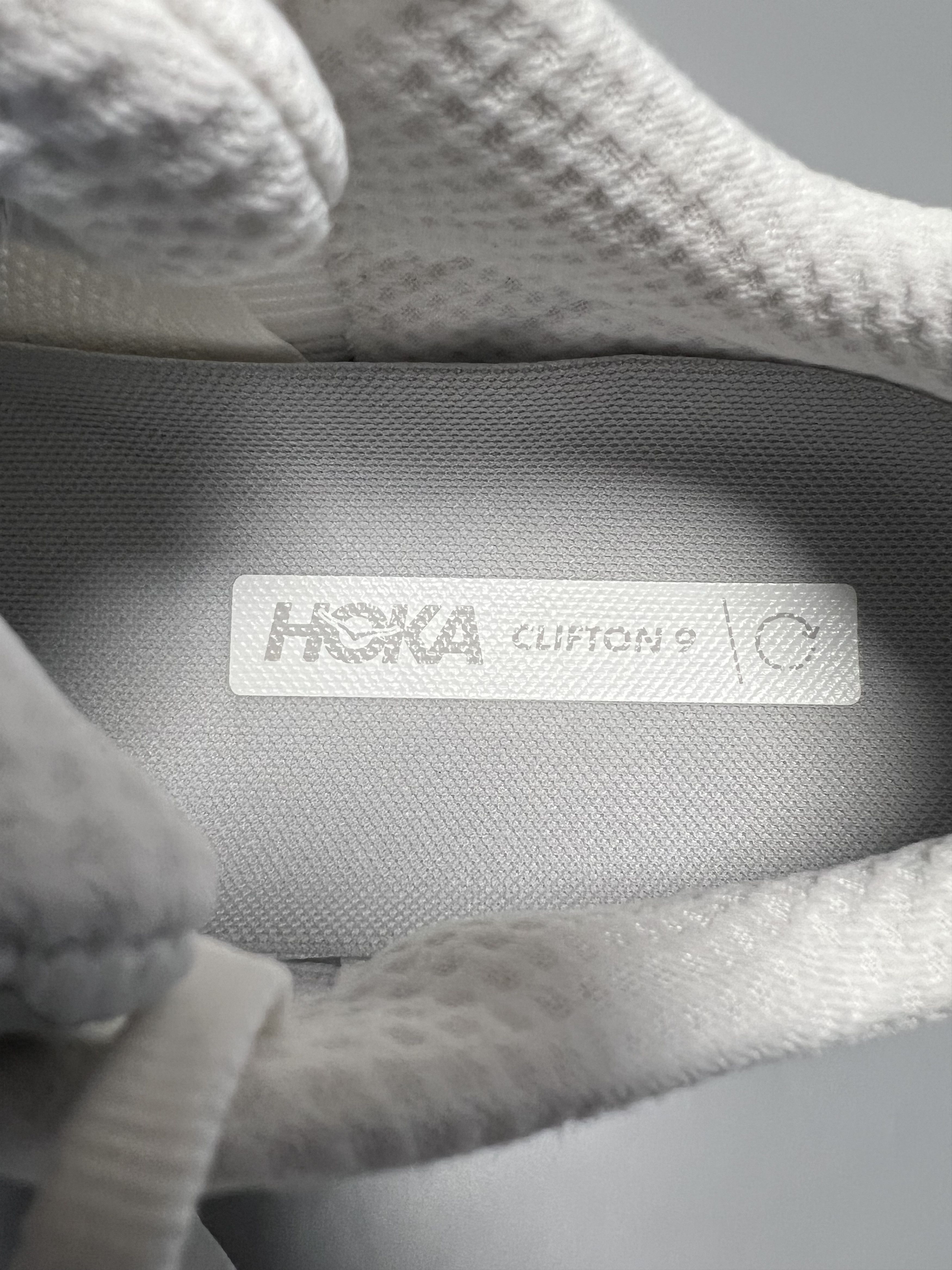 Hoka 10B Hoka One One Clifton 9 Running Shoes Walking Gym Size US 10 / IT 40 - 15 Thumbnail