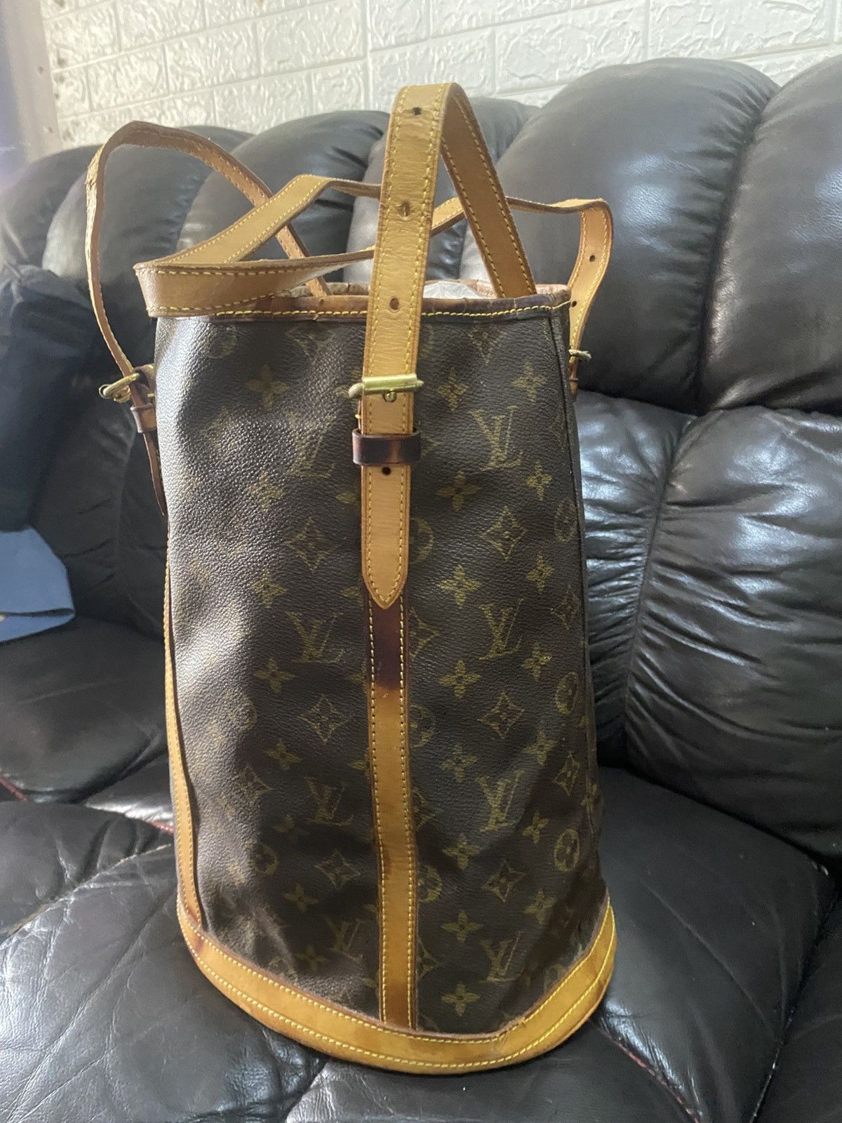 Louis Vuitton Authentic Louis Vuitton Monogram Bucket GM Size ONE SIZE - 3 Thumbnail