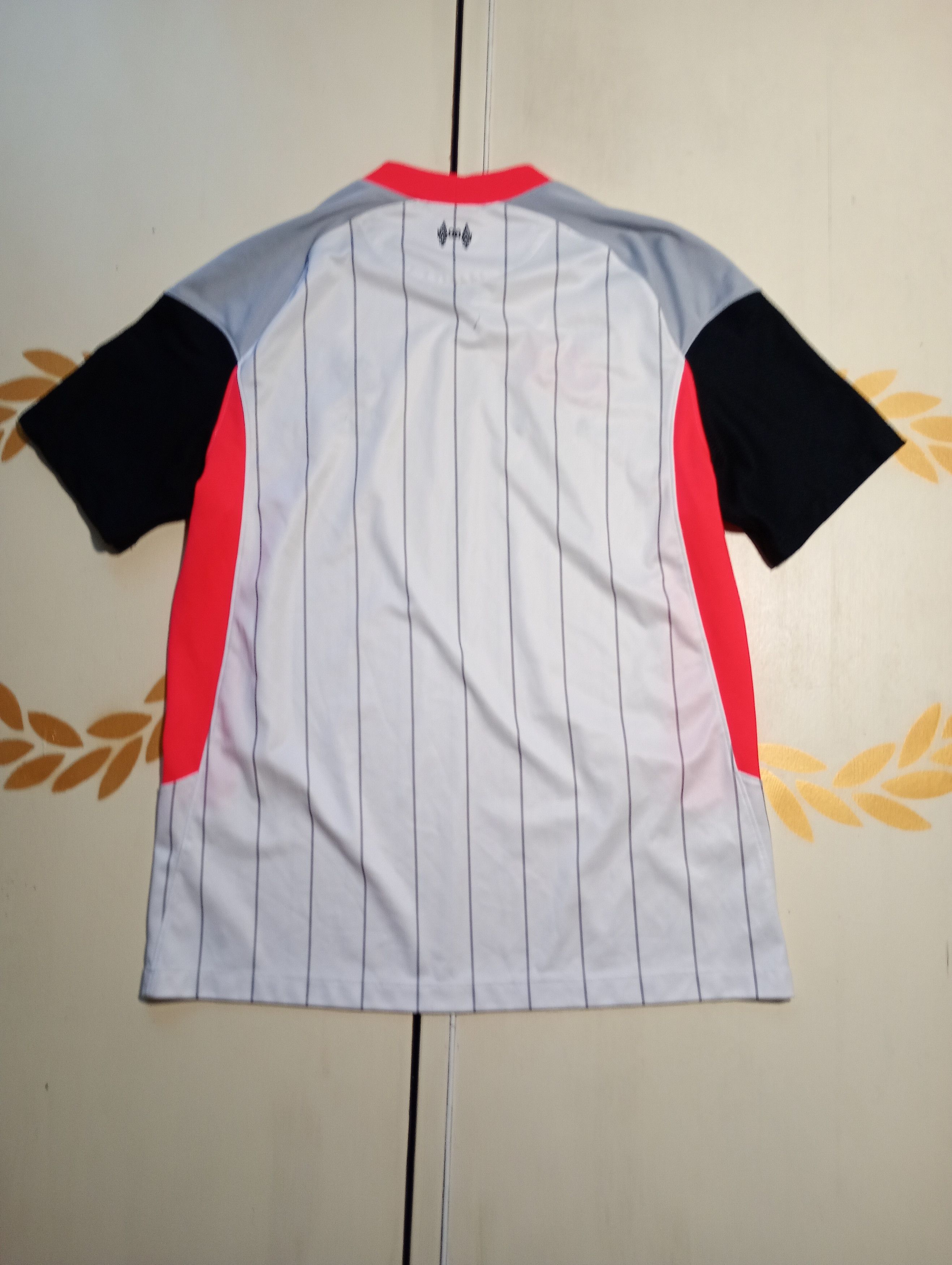 Nike LIVERPOOL FC STADIUM AIR MAX 2020/2021 TRAINING JERSEY Size US L / EU 52-54 / 3 - 9 Thumbnail