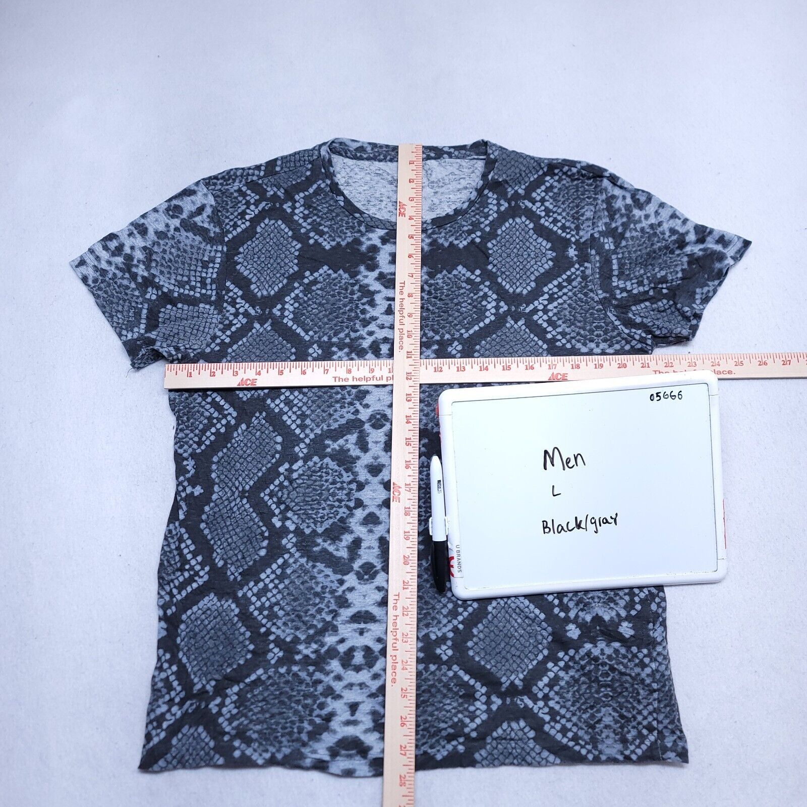 Other Black Casual Graphic Pullover Shirt Mens Size L Black Gray Size US L / EU 52-54 / 3 - 6 Thumbnail