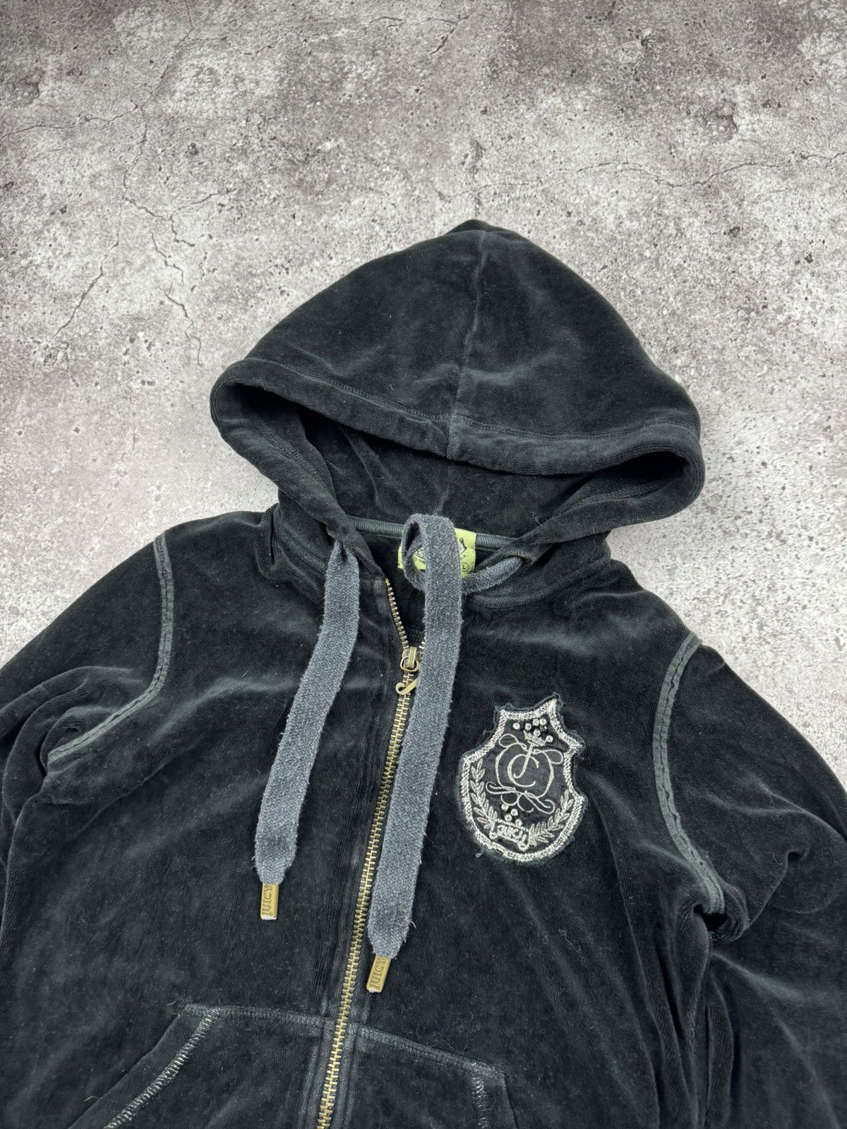 Japanese Brand 🖤00’s Juicy Couture Velour Zip Hoodie Vintage Y2K Size L / US 10 / IT 46 - 2 Thumbnail