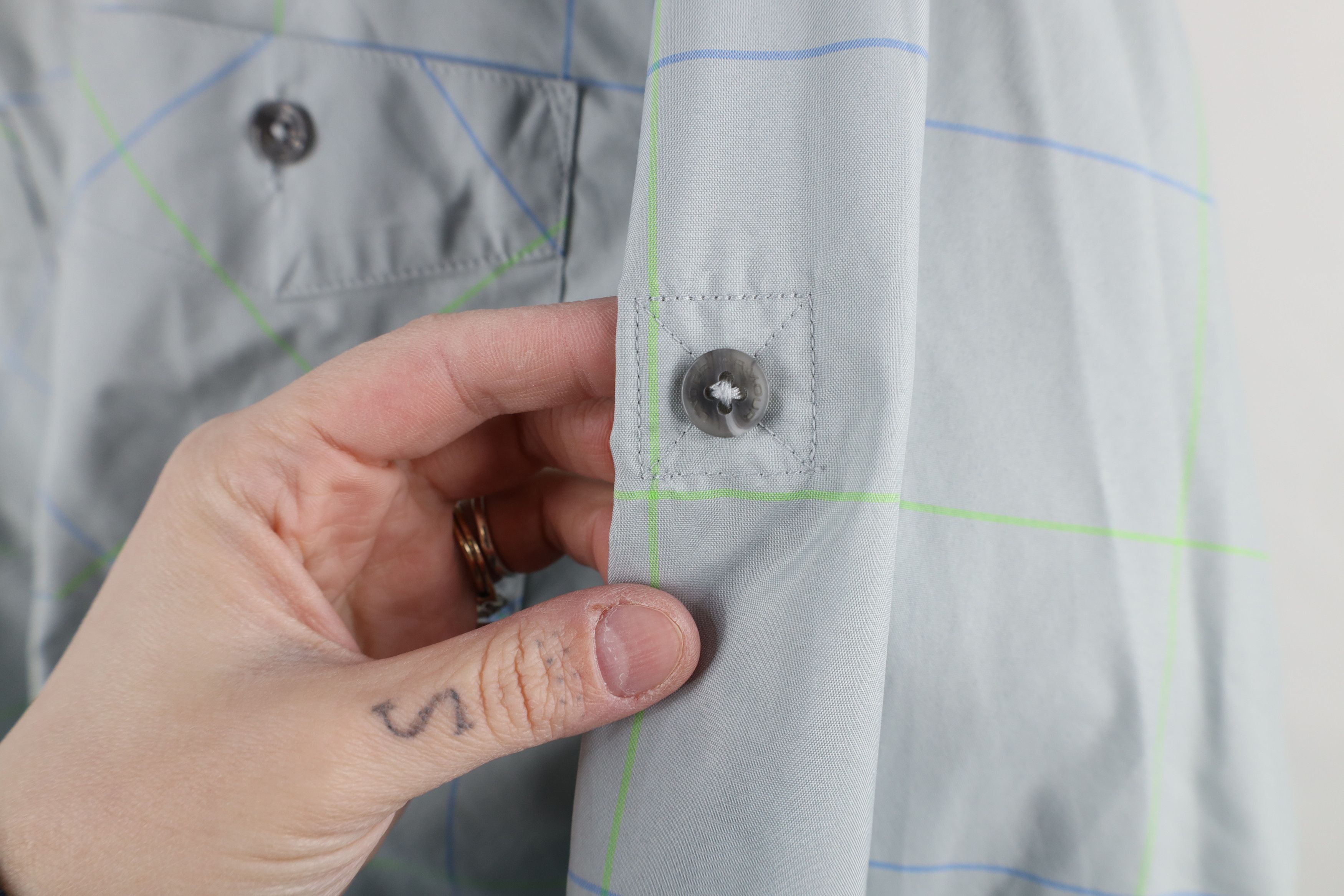Under Armour × Vintage Under Armour Loose Tech Collared Button Shirt Gray Plaid Size US M / EU 48-50 / 2 - 5 Thumbnail