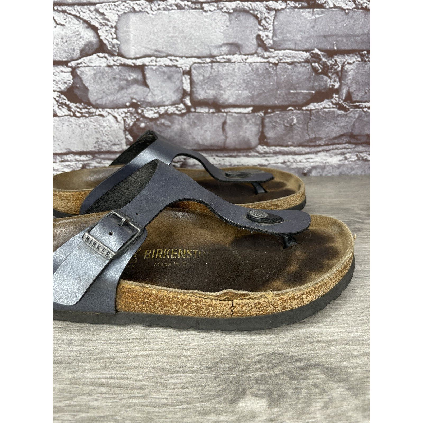 Birkenstock Birkenstock Gizeh Metallic Blue Leather Strap Sandals Women Size US 6 / IT 36 - 3 Thumbnail
