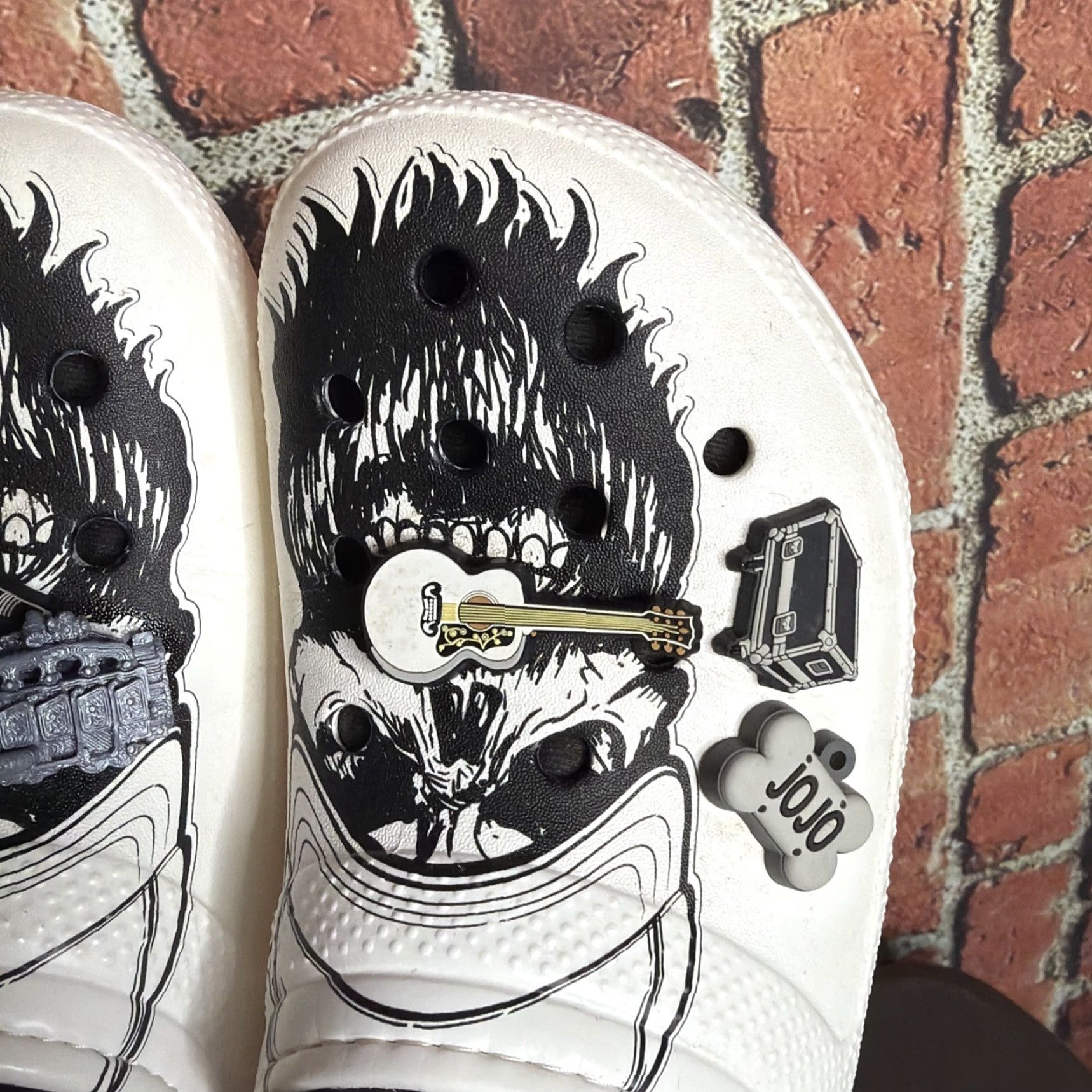 Crocs Luke Combs x Crocs Skully Clogs Lined W Jibbitz Guitar Bus Logo Sz M 10 W 12 Crocs Luke Combs Men Clog White Skull Lined Casual Shoes US 10 UK 9 AU 9 Size US 9 / EU 42 - 4 Thumbnail