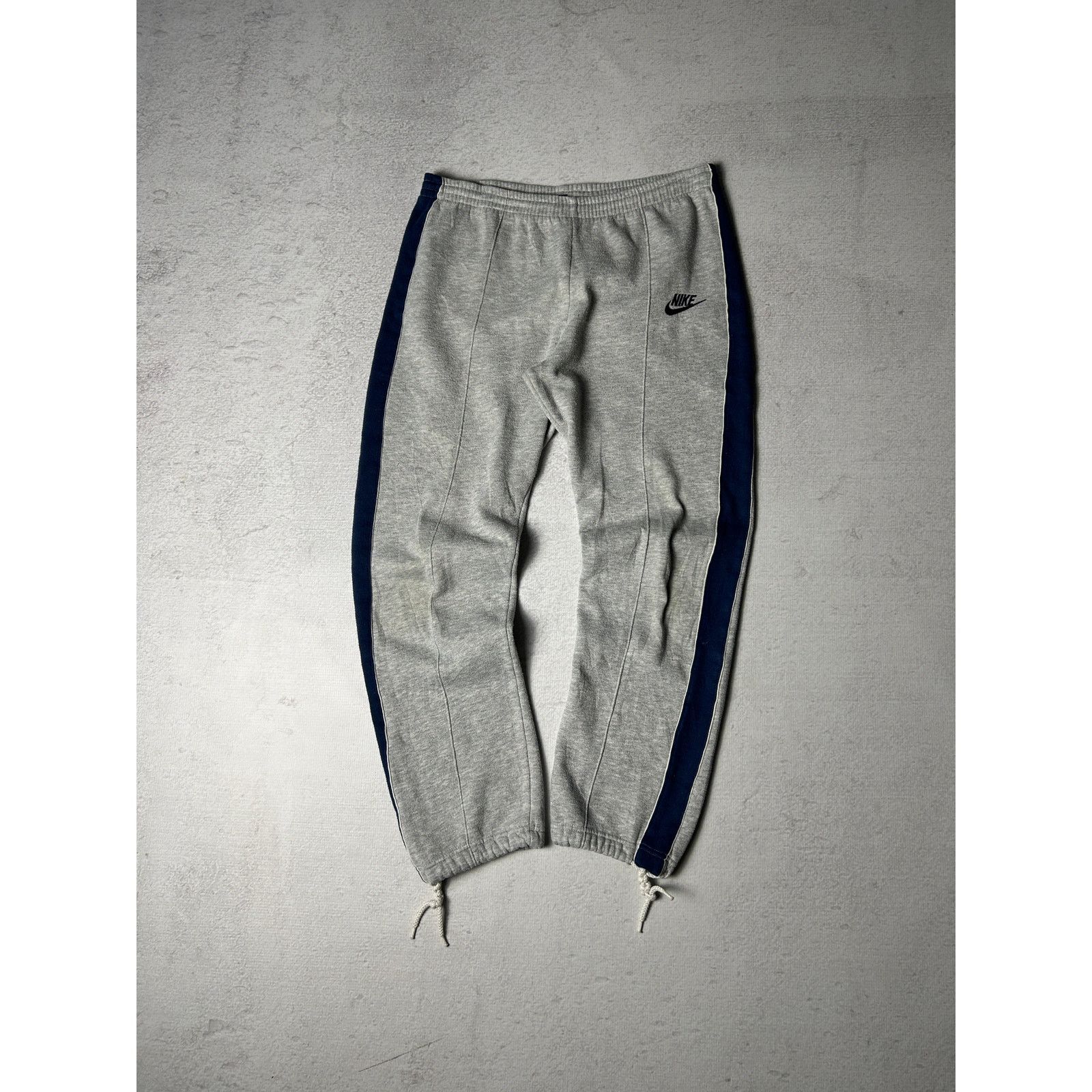 Nike Vintage 80s Nike Gray Sweatpants - Women's Medium Size 34" / US 12 / IT 48 - 1 Thumbnail