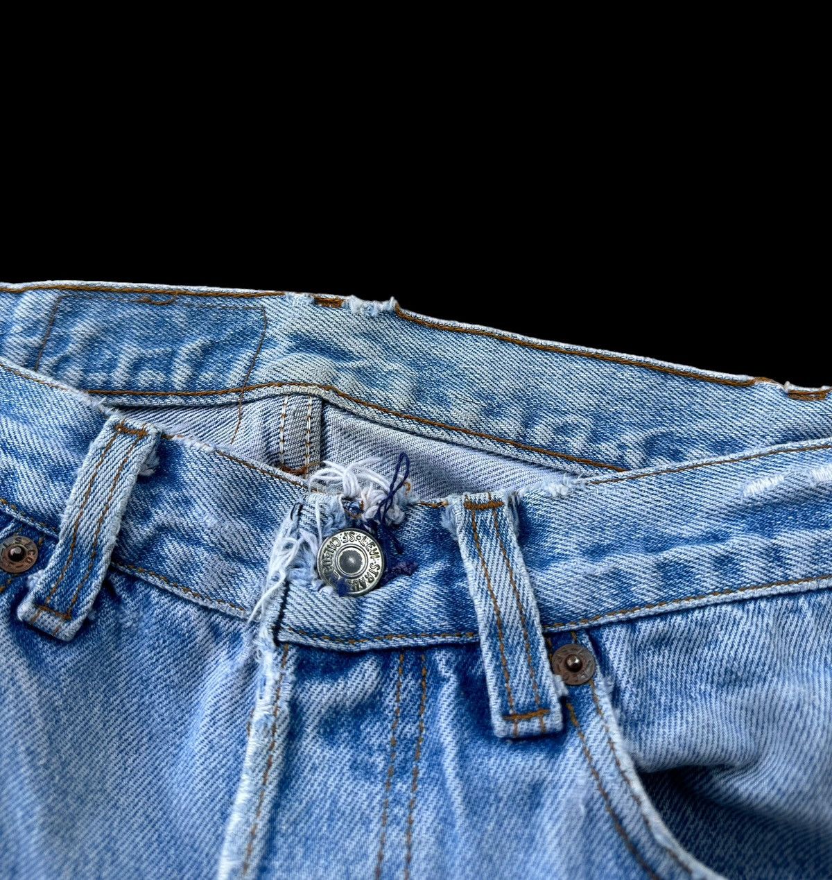 Levi's Vintage Levi’s 501 top button 552 distressed jeans Size US 28 / EU 44 - 7 Thumbnail