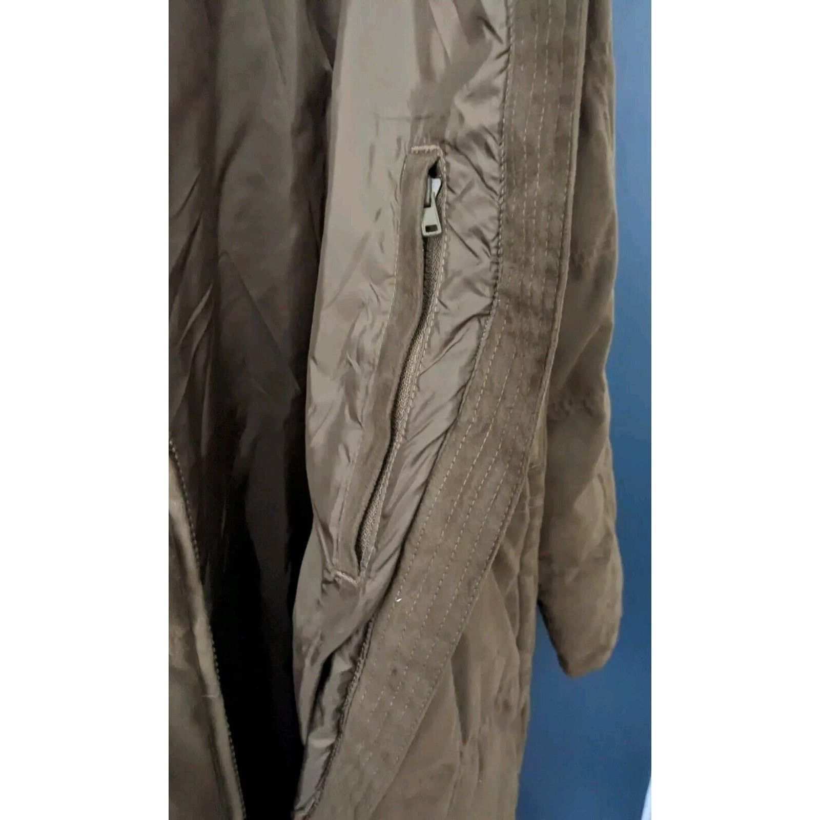 L.L. Bean LL Bean Women's Faux Suede Quilted Goose Down Puffer Coat Size M / US 6-8 / IT 42-44 - 4 Thumbnail