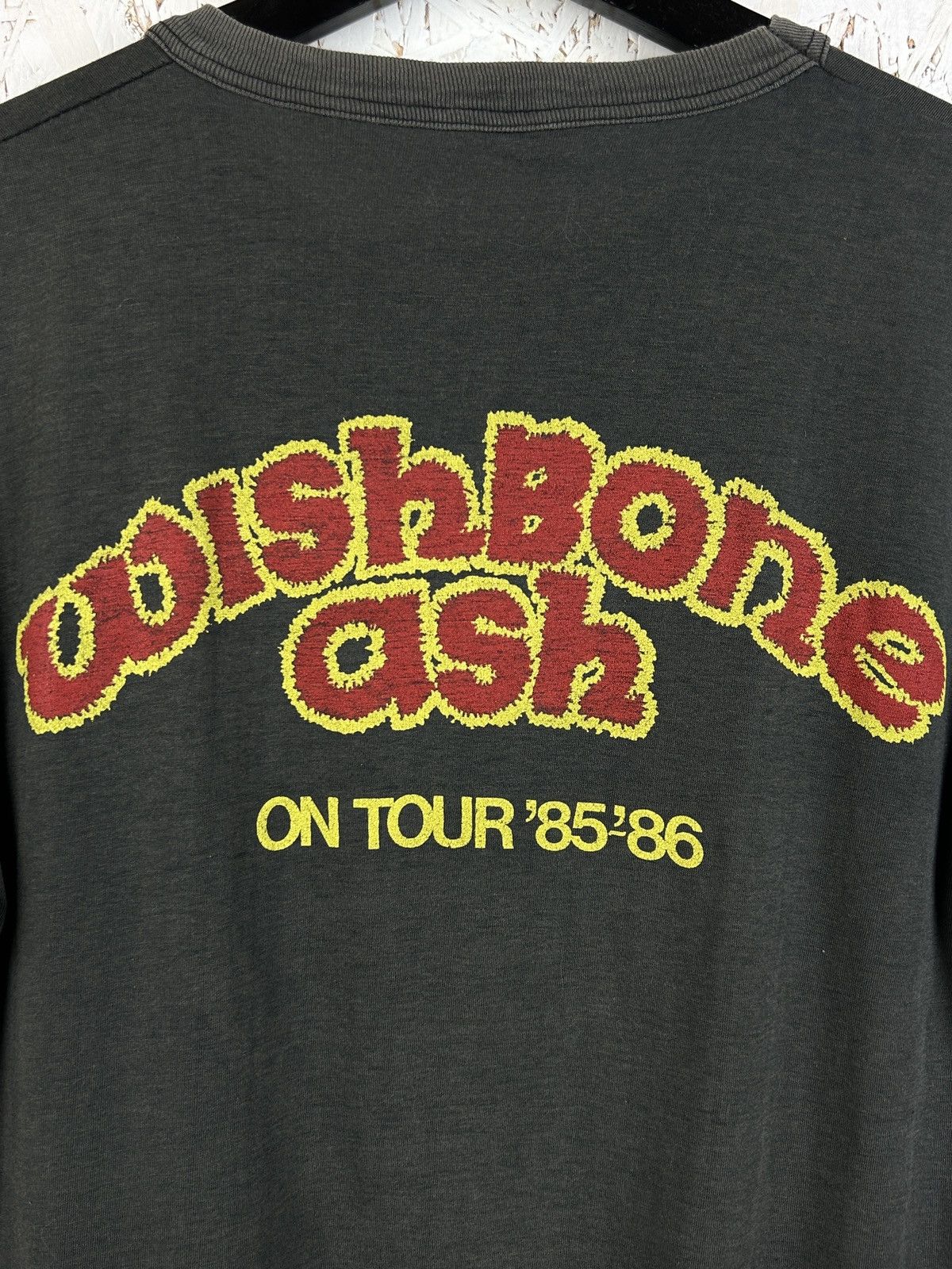 Band Tees 80s Vintage Wishbone Ash Raw To The Bone 1985/86 Tour Tee Size US L / EU 52-54 / 3 - 6 Thumbnail