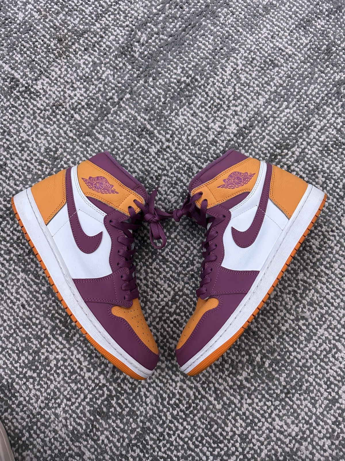Jordan Brand Jordan 1 brotherhood Size US 10.5 / EU 43-44 - 1 Thumbnail