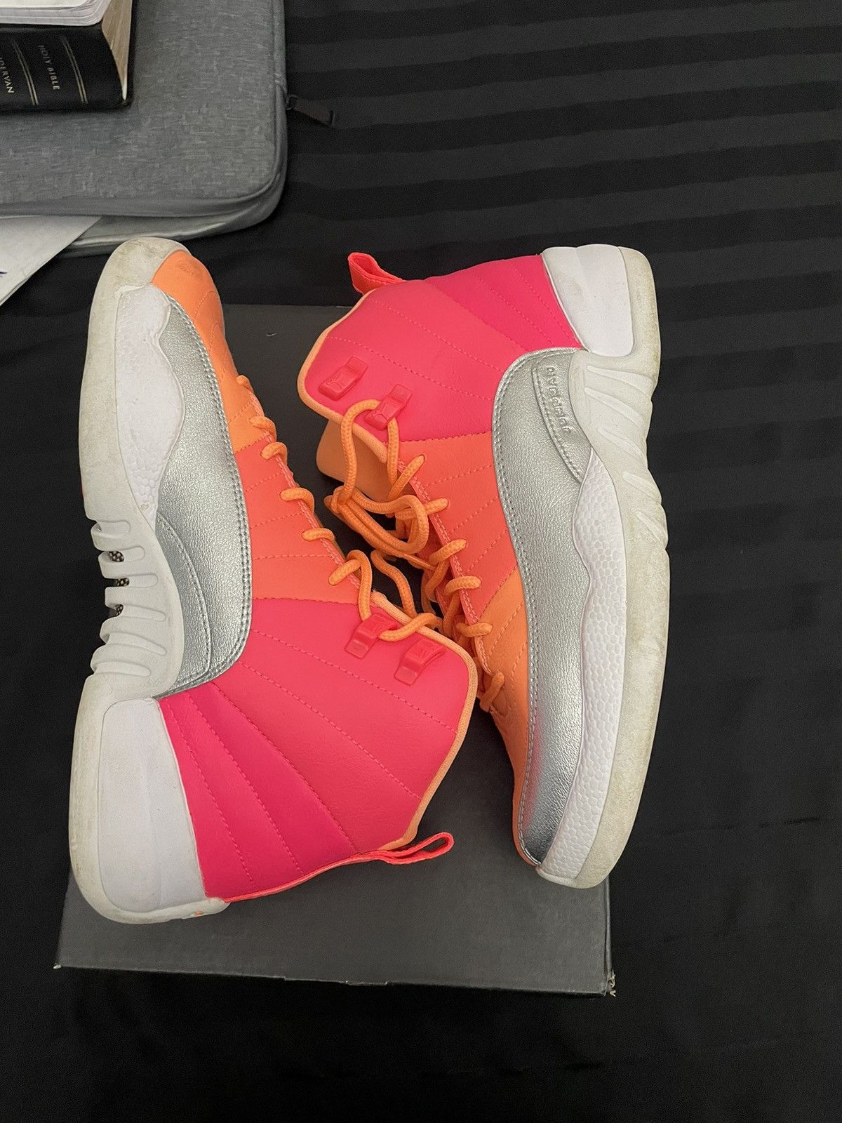 Jordan Brand Air jordan 12 retro- Sunrise 7Y Size US 7 / IT 37 - 8 Thumbnail