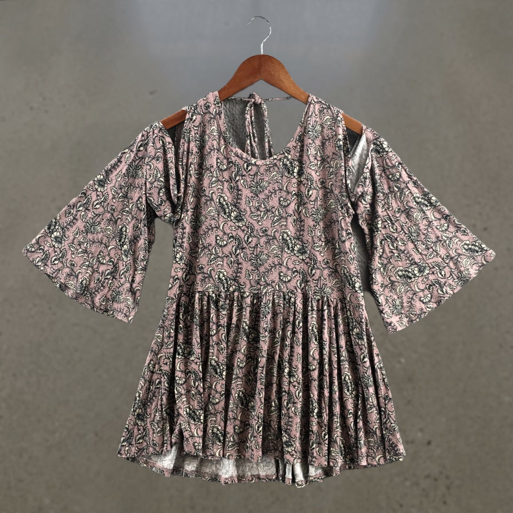 American Eagle Outfitters American Eagle Outfitters Blouse Shirt Womens M Pink Black Paisley Cold Shoulder Size M / US 6-8 / IT 42-44 - 1 Thumbnail