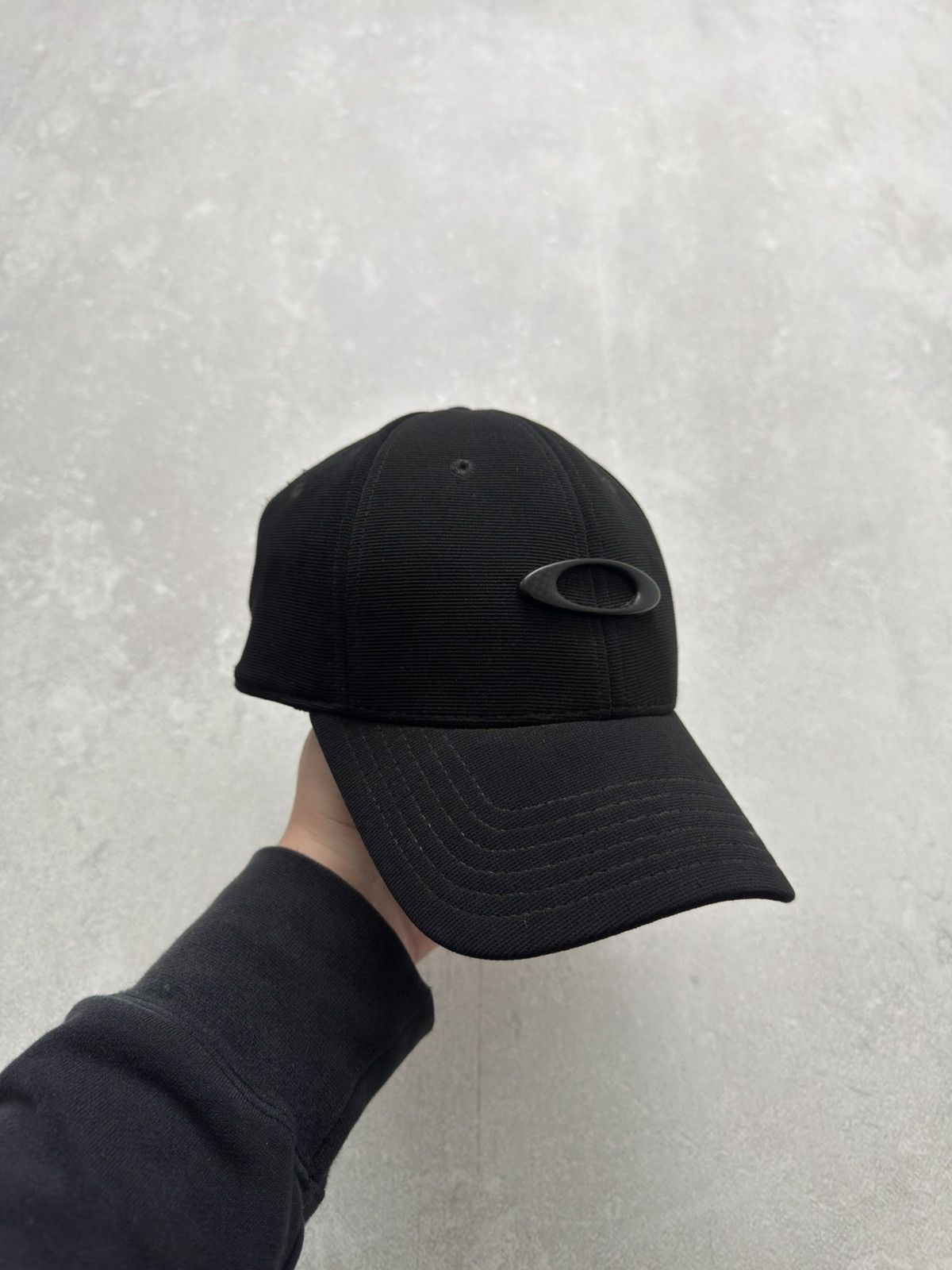 Oakley Vintage Oakley Carbon Plain Logo Flex Outdoor Cap Hat Size ONE SIZE - 1 Thumbnail