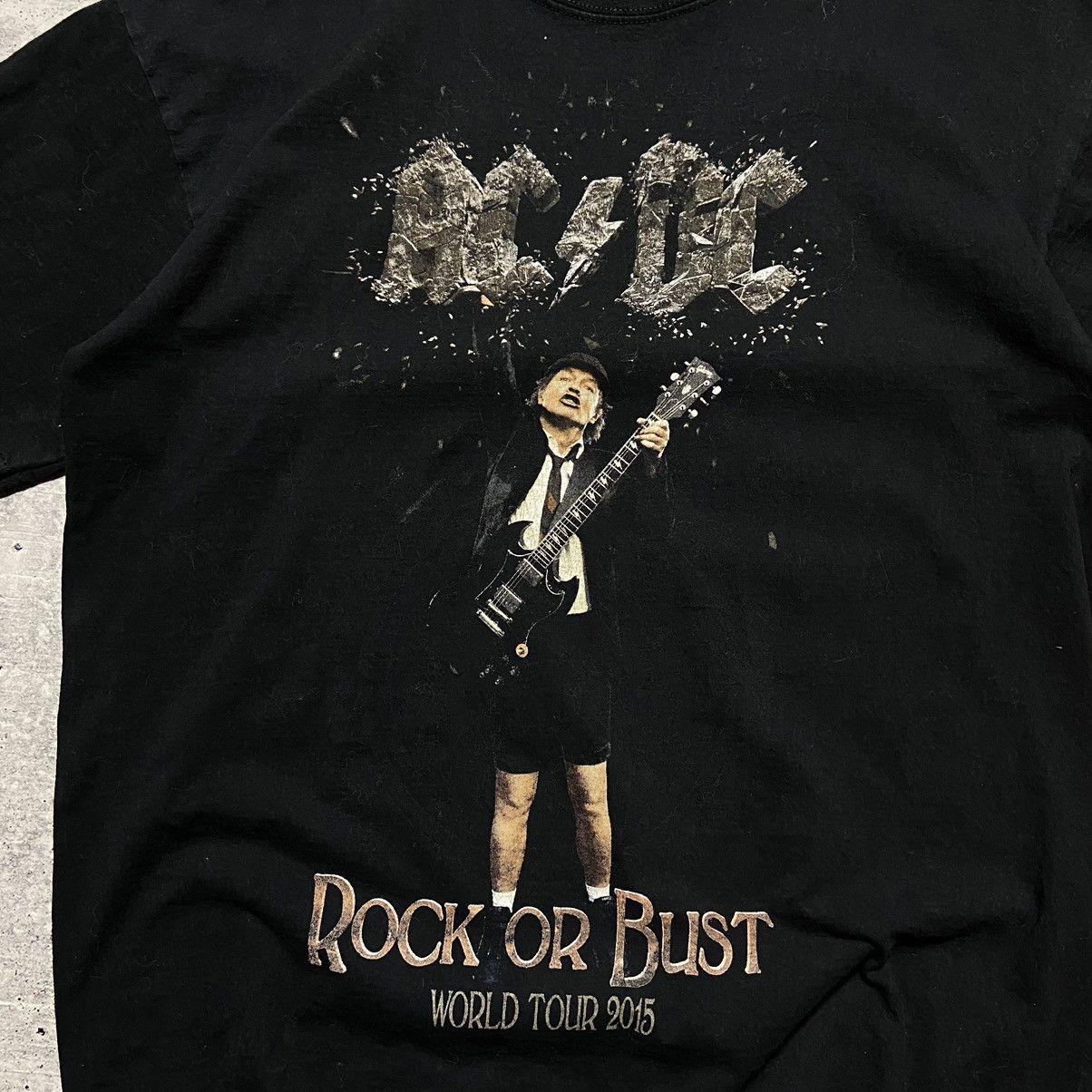 AC/DC × Band Tees × Vintage 📌 Vintage 2015 AC/DC tour T-Shirt Size US L / EU 52-54 / 3 - 4 Thumbnail