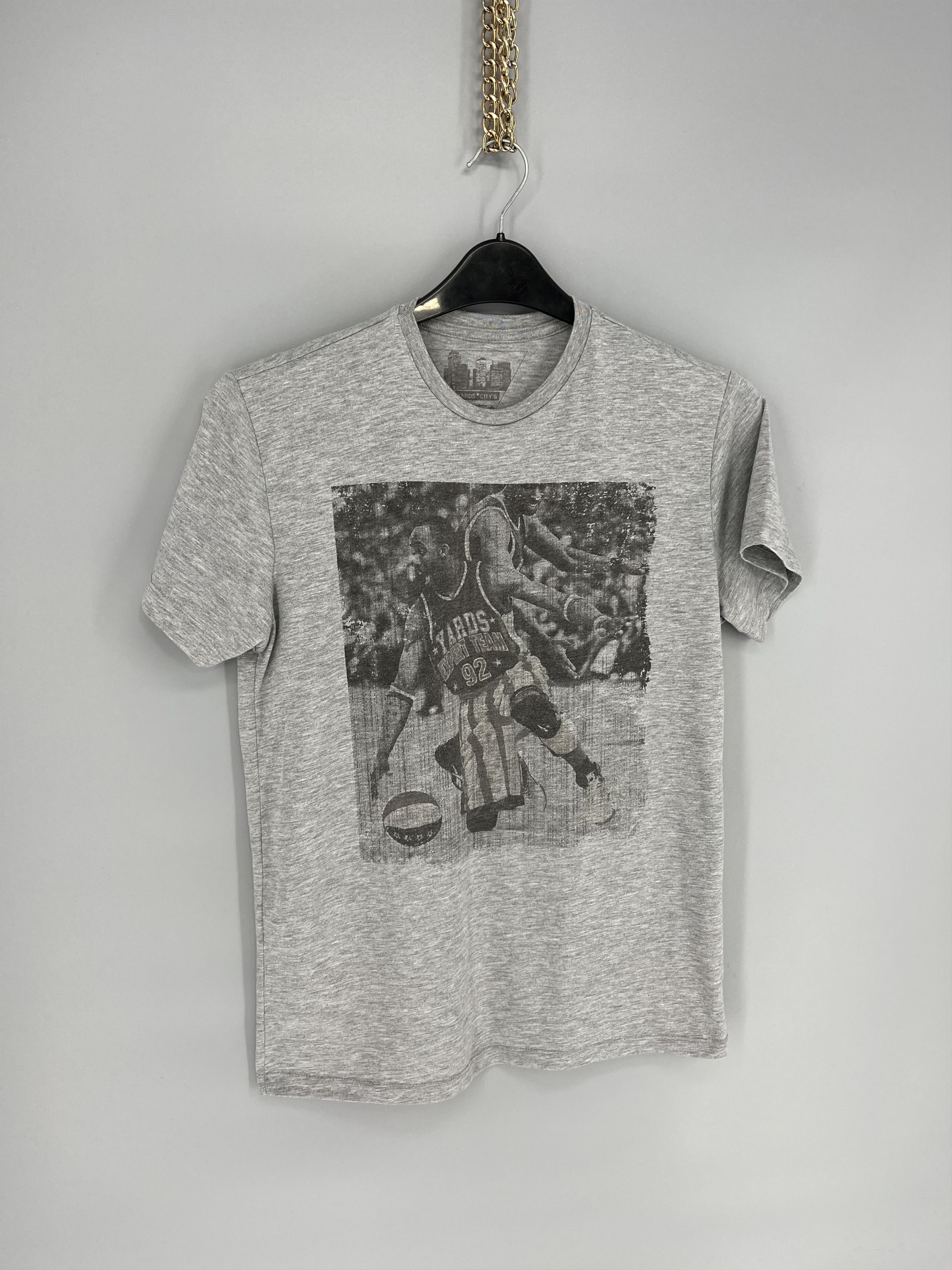 NBA Vintage Y2K Basketball Shirt NBA Streetwear T-Shirts Size US M / EU 48-50 / 2 - 2 Thumbnail