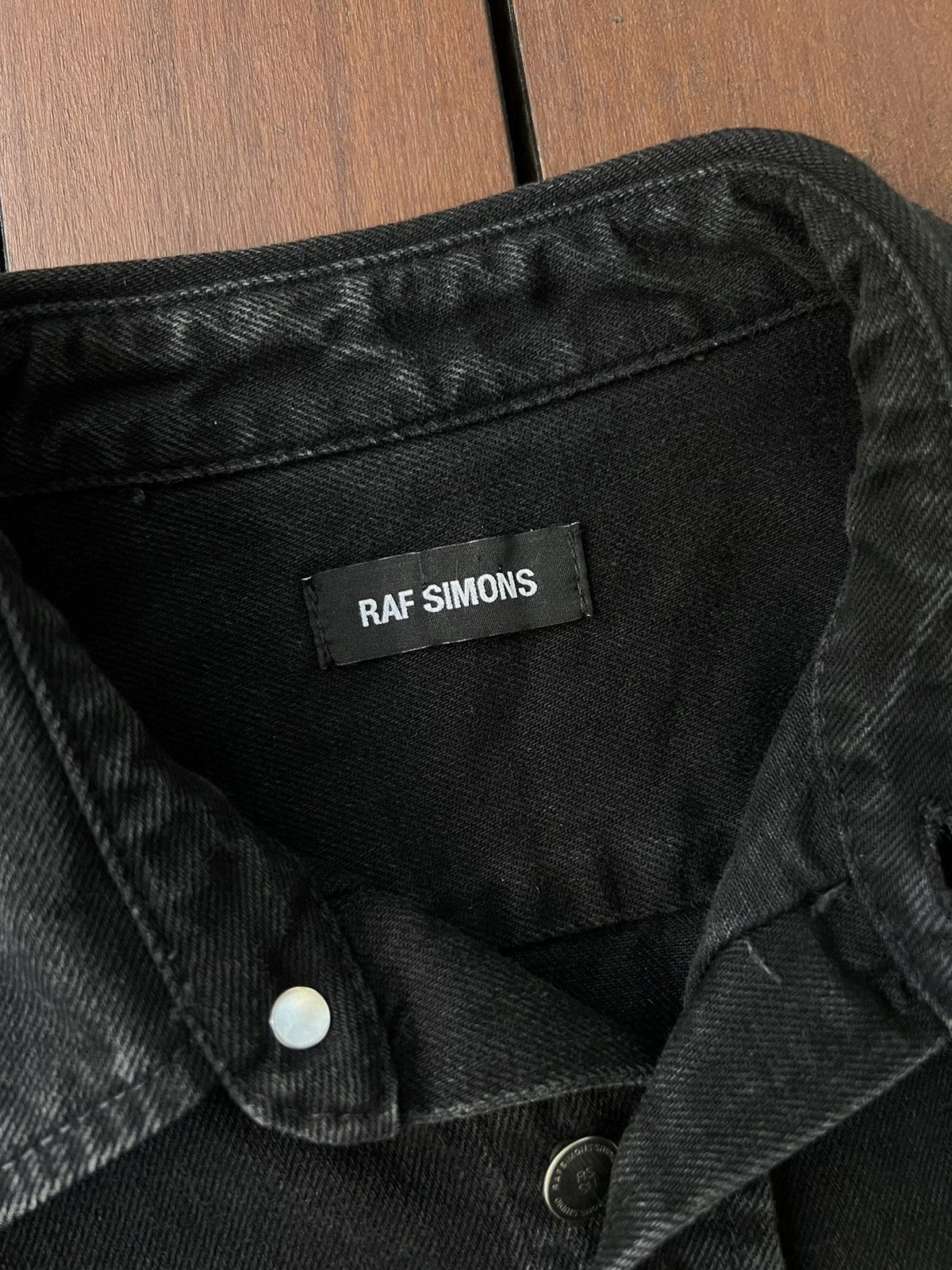 Raf Simons SS18 Raf Simons Black Denim Shirt with Elastic on the Back Size US S / EU 44-46 / 1 - 5 Thumbnail