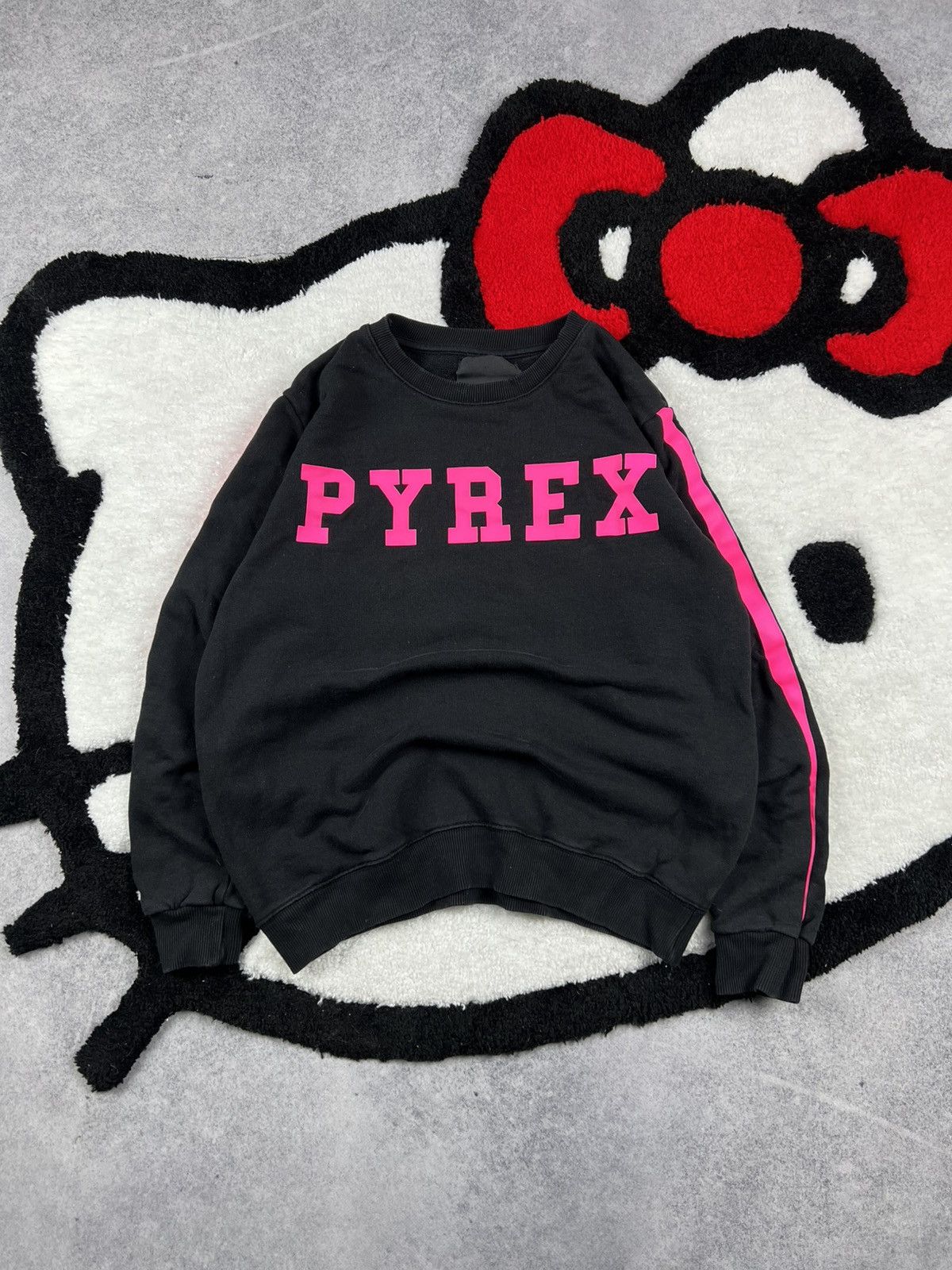 Pyrex Vision Pyrex Vision Big Pink Logo Y2K Rap Sweatshirt Size S / US 4 / IT 40 - 1 Thumbnail