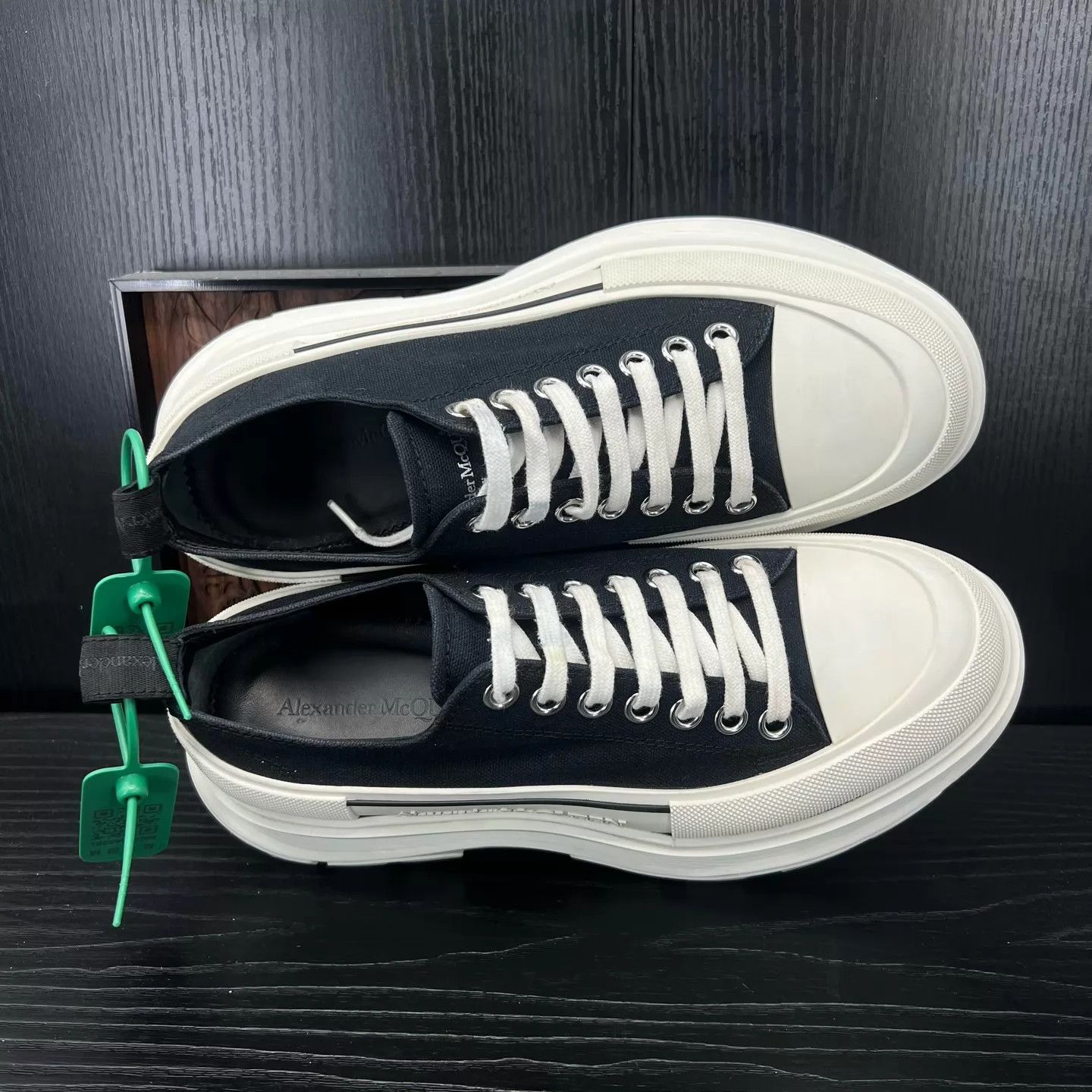 Alexander McQueen Alexander McQueen Martin 42.5 B&W Size US 9.5 / EU 42-43 - 7 Thumbnail