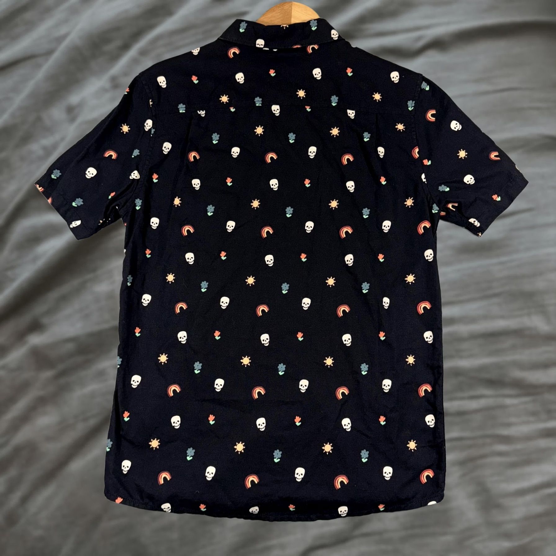 Roark Roark Shirt Mens Small Black Skull Rainbow Floral Print Button Front Casual Size US S / EU 44-46 / 1 - 1 Thumbnail