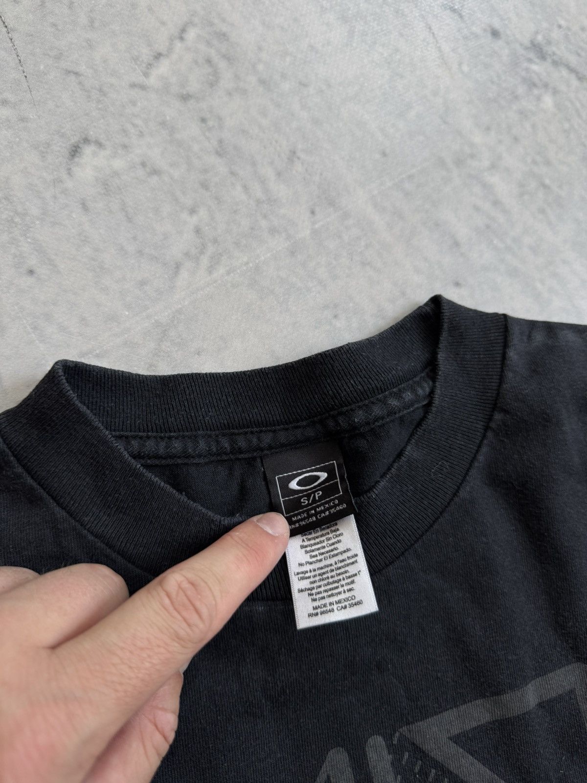 Vintage Oakley big logo tee streetwear Size US S / EU 44-46 / 1 - 3 Thumbnail