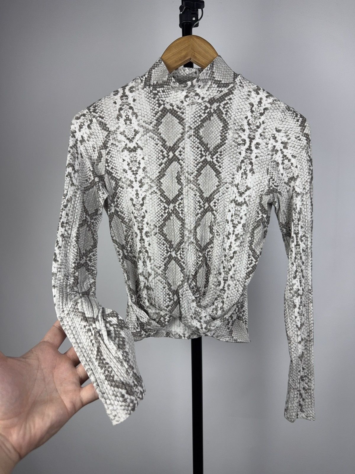 Japanese Brand Avant Garde Snake 90s Designer Japanese JPG style Mesh Y2K Size S / US 4 / IT 40 - 3 Thumbnail