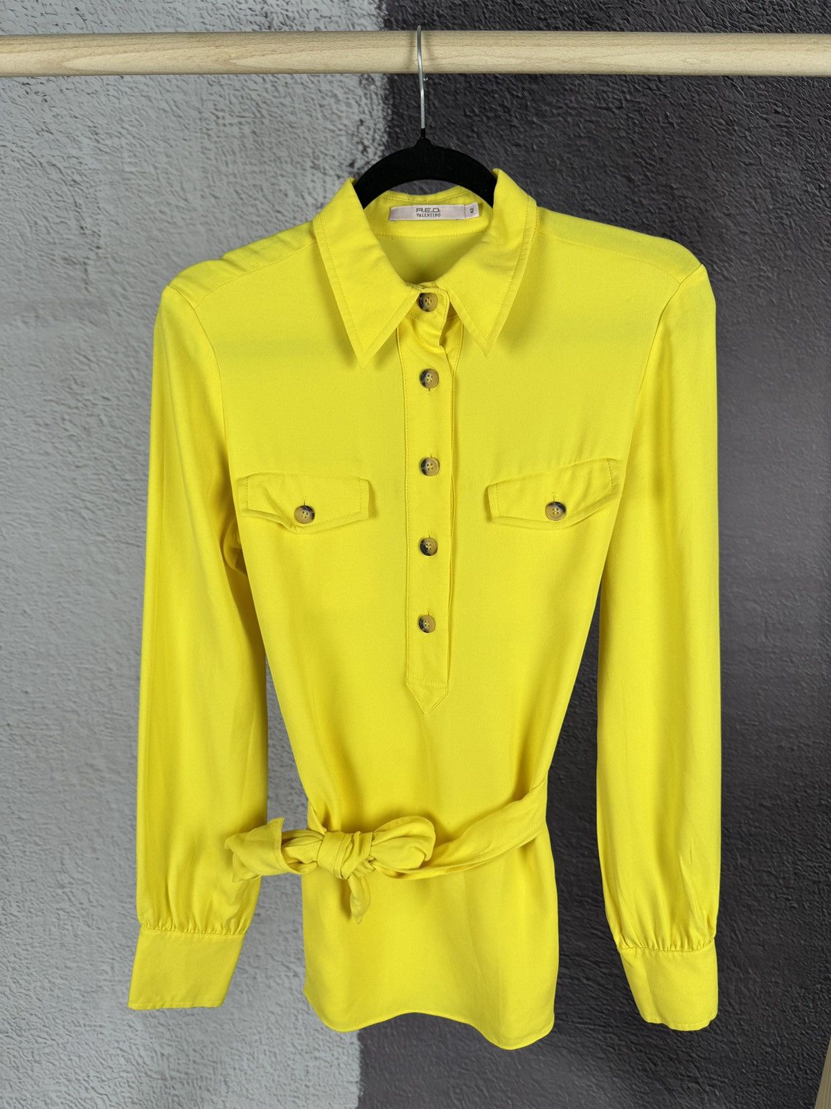RED Valentino R.E.D. Valentino pure silk yellow belted blouse luxury Size M / US 6-8 / IT 42-44 - 2 Thumbnail