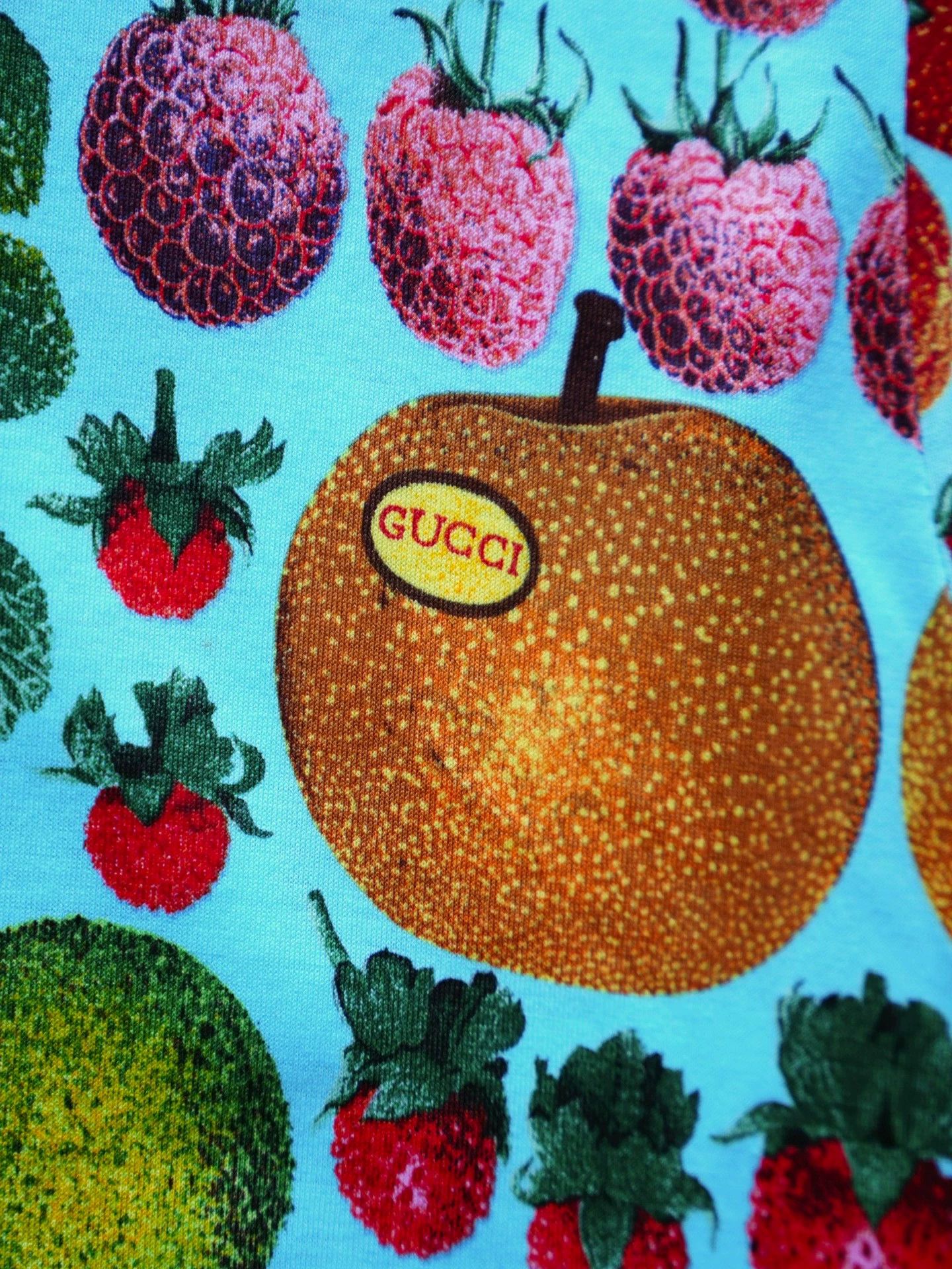 Gucci Gucci 1996 Fruit Print T-Shirt L Unworn Size L / US 10 / IT 46 - 7 Thumbnail