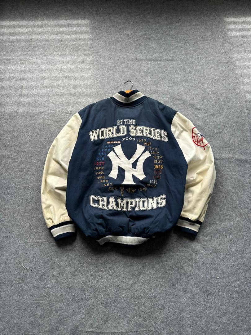 VINTAGE NEW YORK YANKEES WORLD SERIES CHAMPIONS