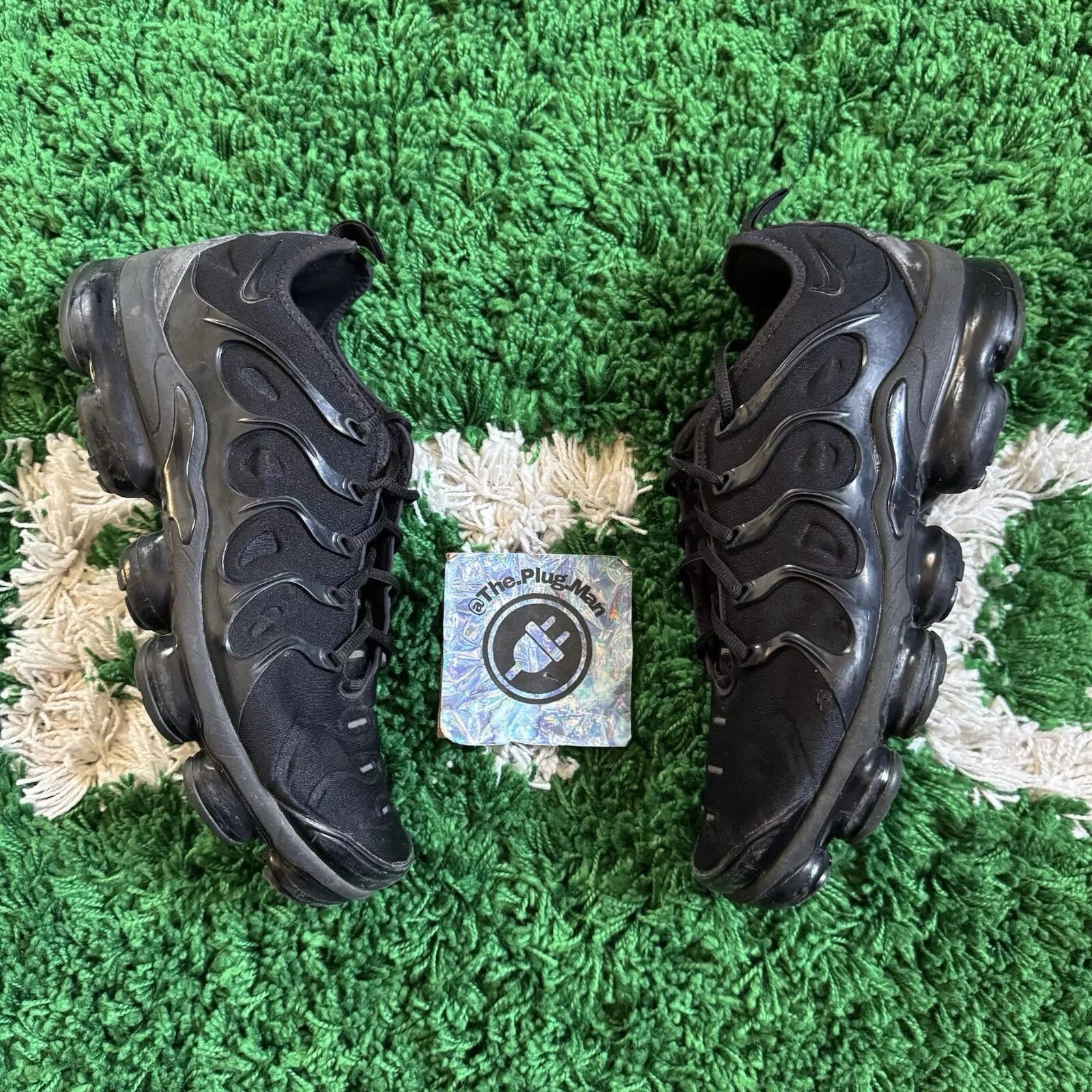 Nike Nike Air Vapormax Plus Triple Black Size US 10.5 / EU 43-44 - 1 Thumbnail