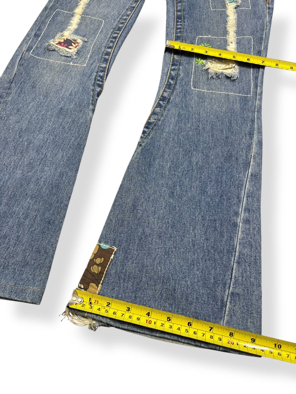 True Religion Vintage True Religion Woodstock Floral Patched Flare Jeans Size US 29 - 15 Thumbnail