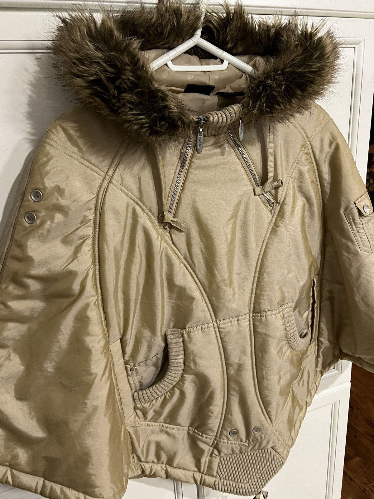 Mecca Vintage poncho vest with fur parka Size M / US 6-8 / IT 42-44 - 4 Thumbnail