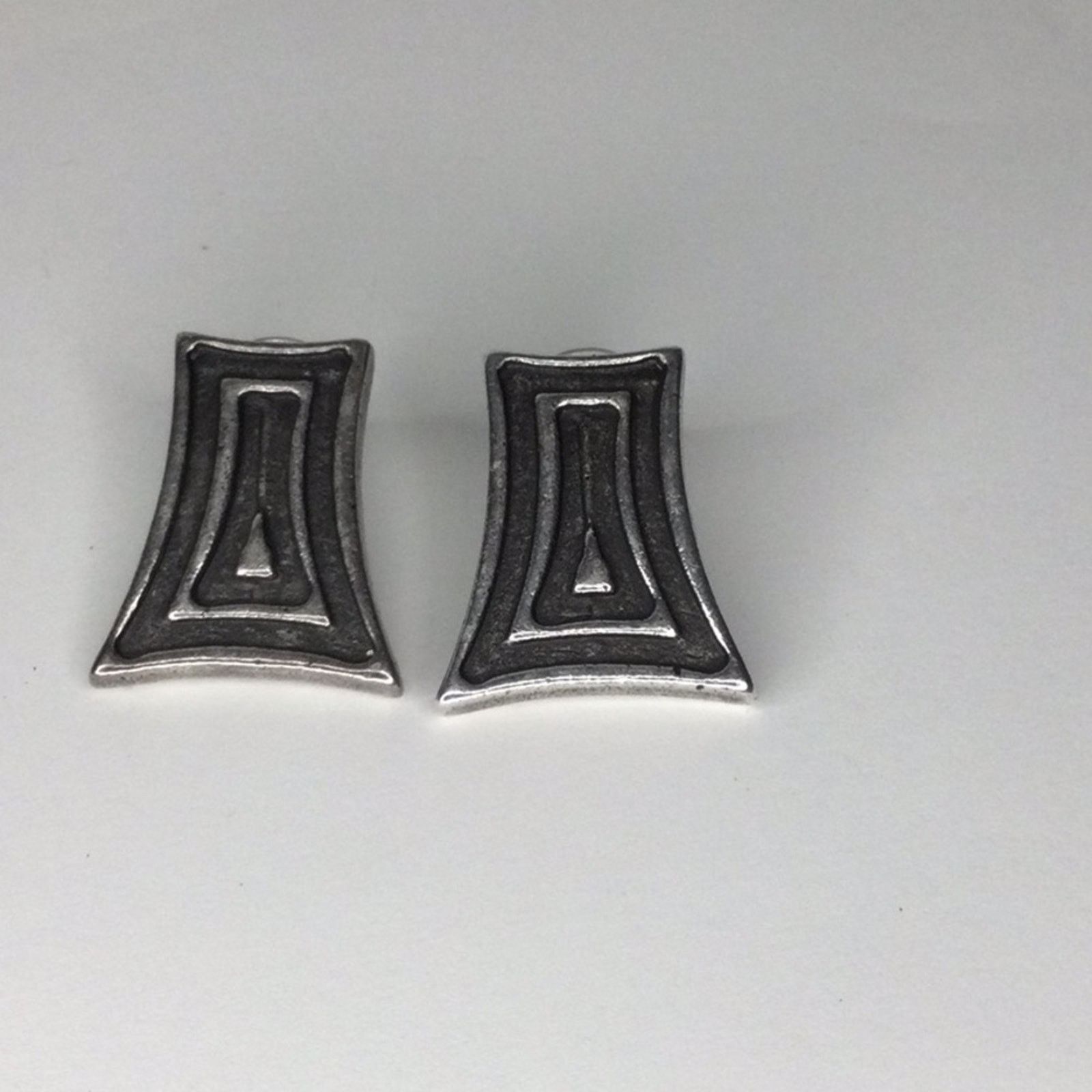 Other Silver & Black Geometric Trapezoid Push Back 1980's Earrings Size ONE SIZE - 3 Thumbnail