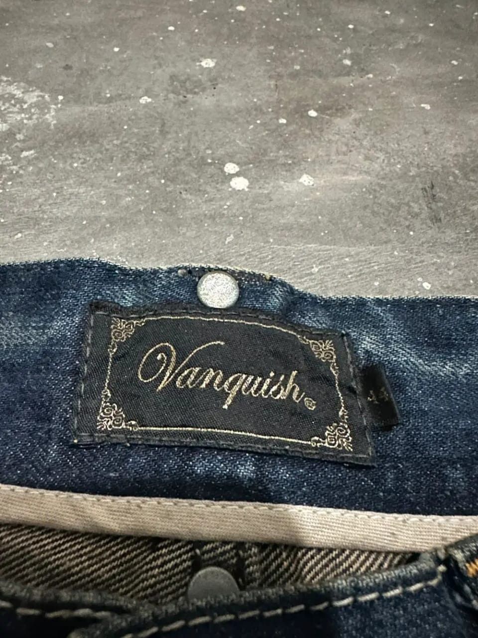 Vanquish Rare!!! Vanquish Japan studded Distressed FLared Mud Denim Size US 29 - 4 Thumbnail