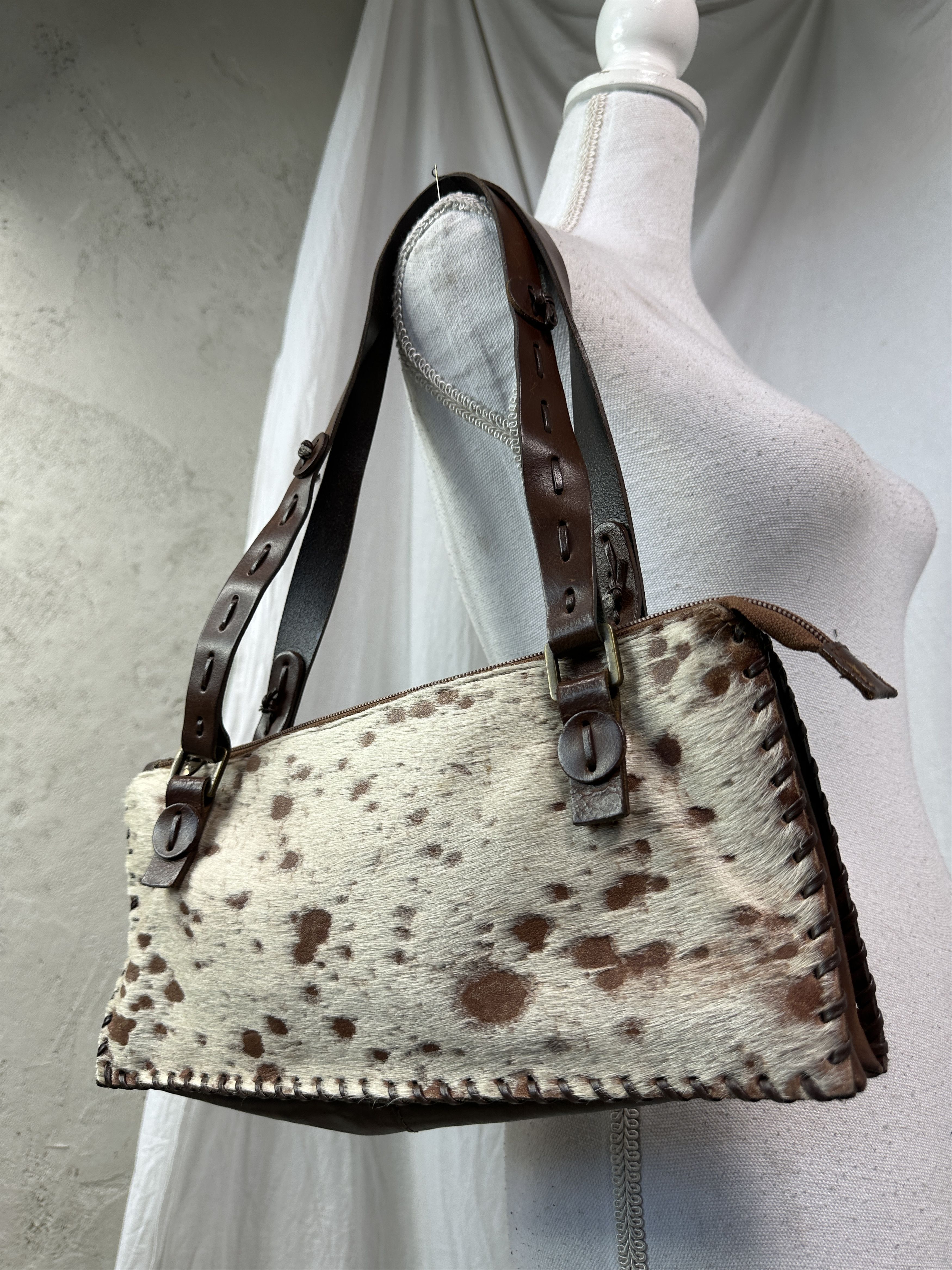 Vintage Vintage Avant Garde Leather Cowhide Baguette Bag Y2K Size ONE SIZE - 1 Thumbnail