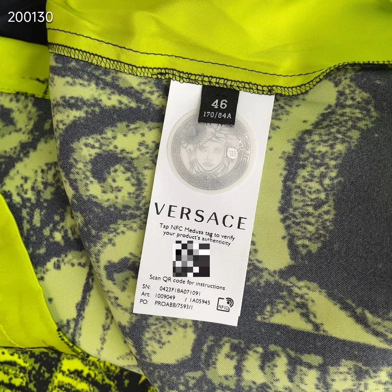 Versace Versace Baroque mask silk shirt Size US S / EU 44-46 / 1 - 6 Thumbnail
