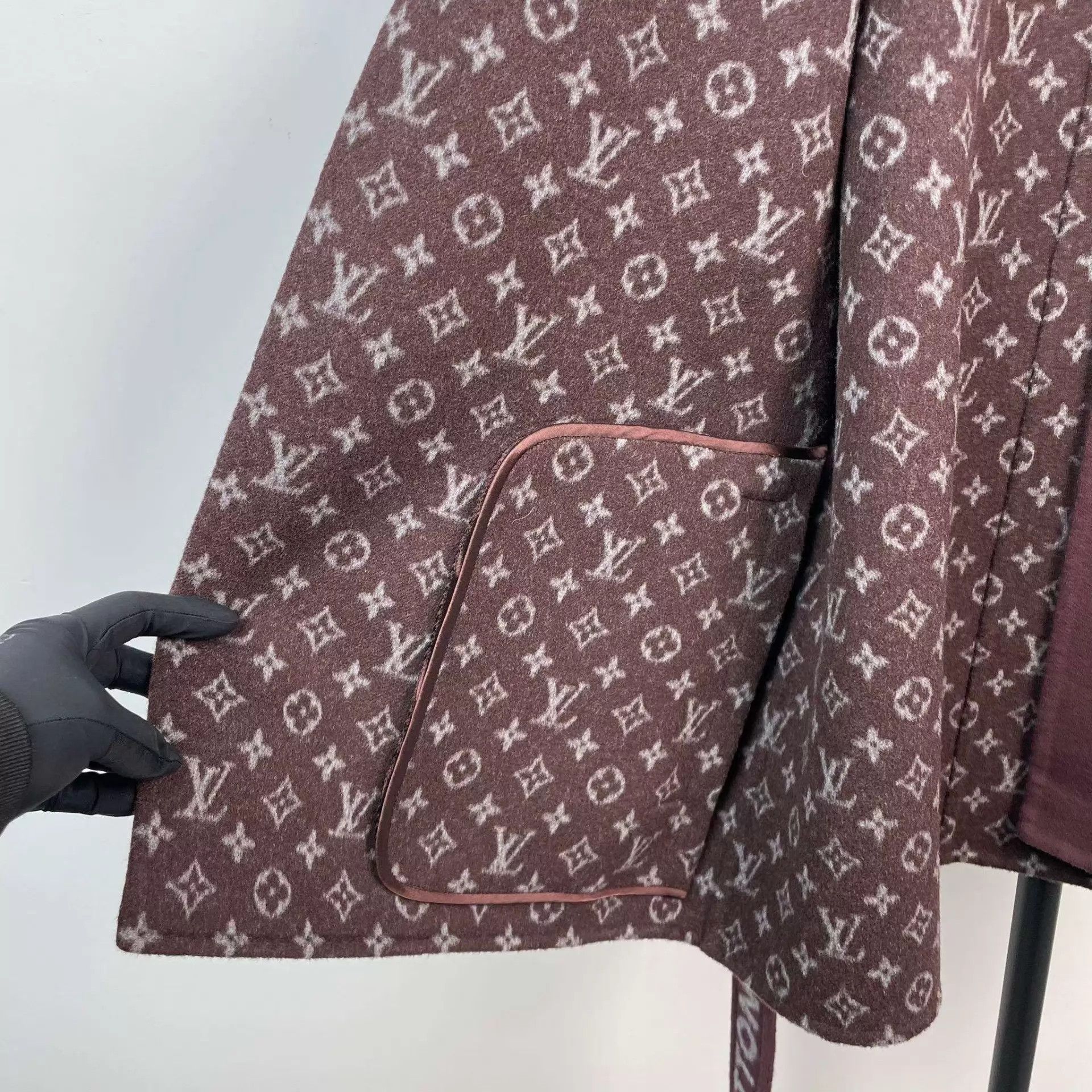 Louis Vuitton LV Burgundy Cashmere Coat 38 Size S / US 4 / IT 40 - 7 Thumbnail