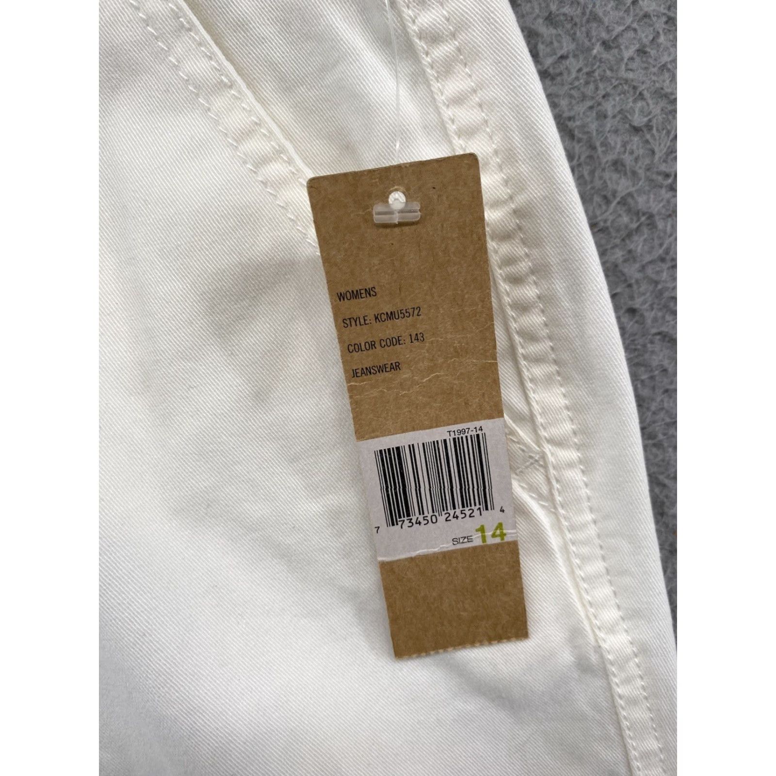 DKNY VINTAGE DKNY Jeans White Ivory Bermuda Shorts Women 14 Ivory Bermuda Shorts Womens DKNY Jeans 14 Size 36" / US 14 / IT 50 - 3 Thumbnail