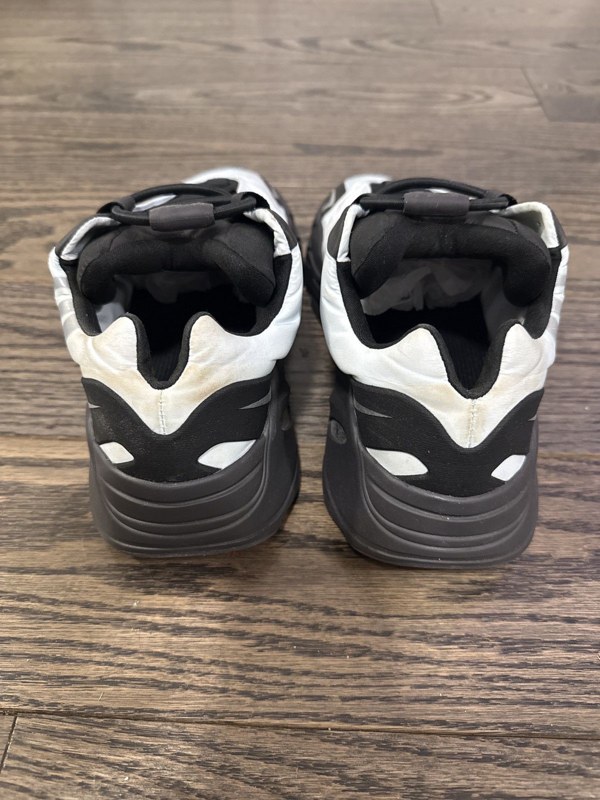 Yeezy Adidas Yeezy 700 MNVN Blue Tint Size US 7.5 / IT 37.5 - 4 Thumbnail