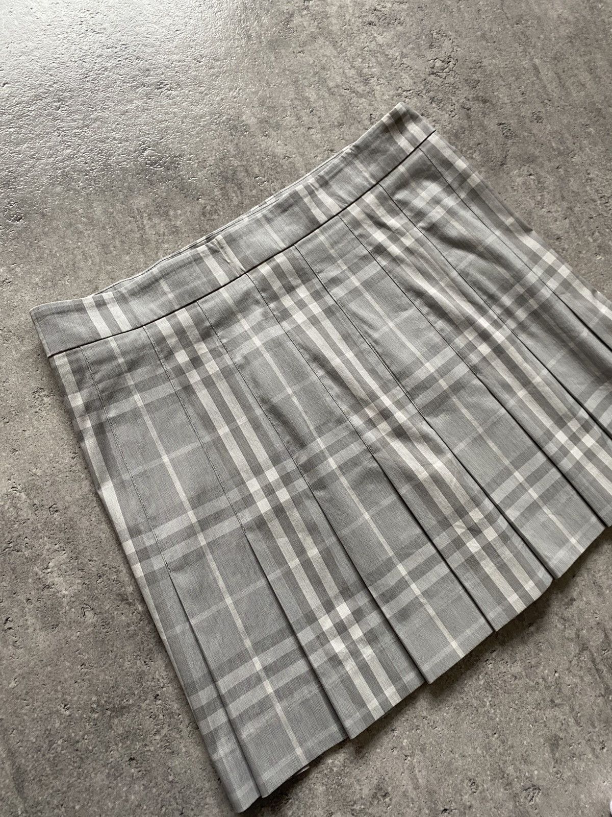 Burberry Burberry Brit Mini Pleated Skirt - Grey Check Size 29" - 10 Thumbnail