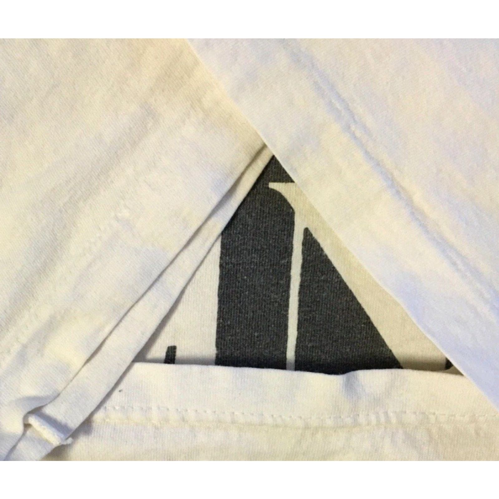Vintage VINTAGE Racism Hurts Everyone Faded Distress Shirt XL White Nike? (Note: This is tricky) Size US XL / EU 56 / 4 - 3 Thumbnail