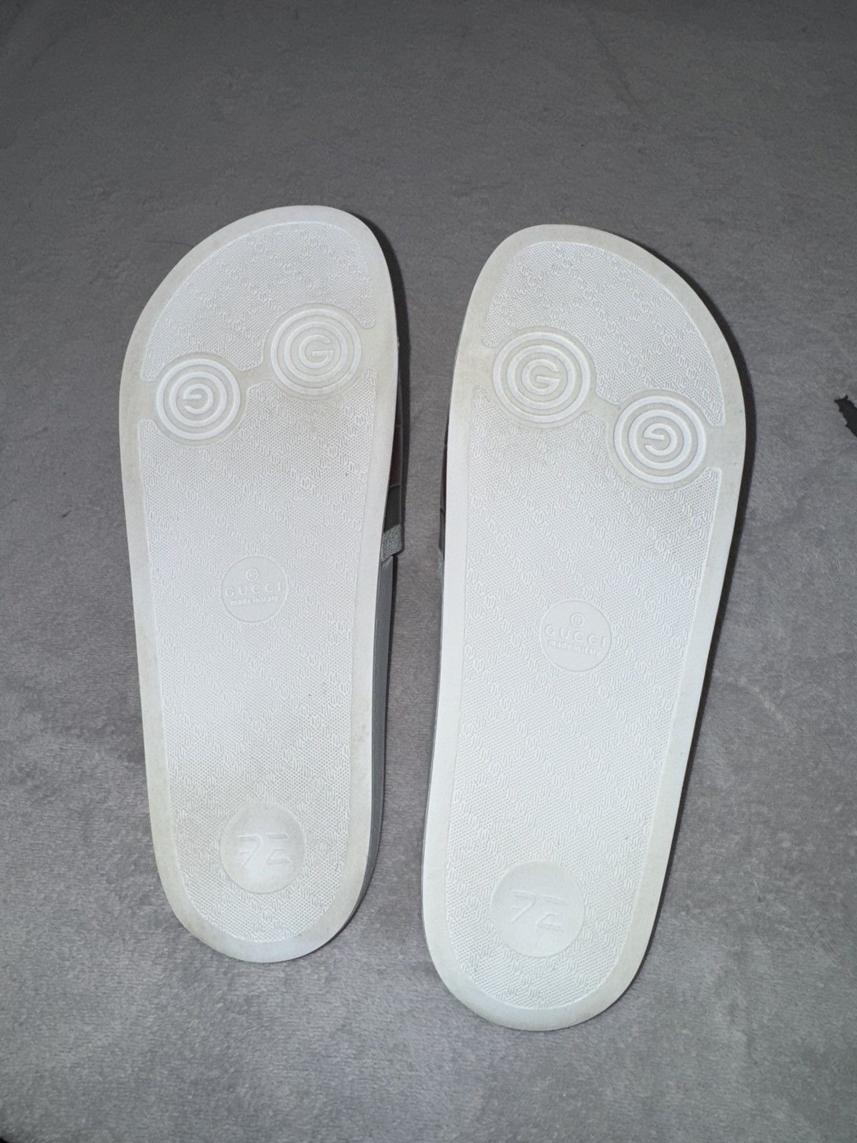 Gucci White Gucci Pursuit Slides Size US 10.5 / EU 43-44 - 4 Thumbnail