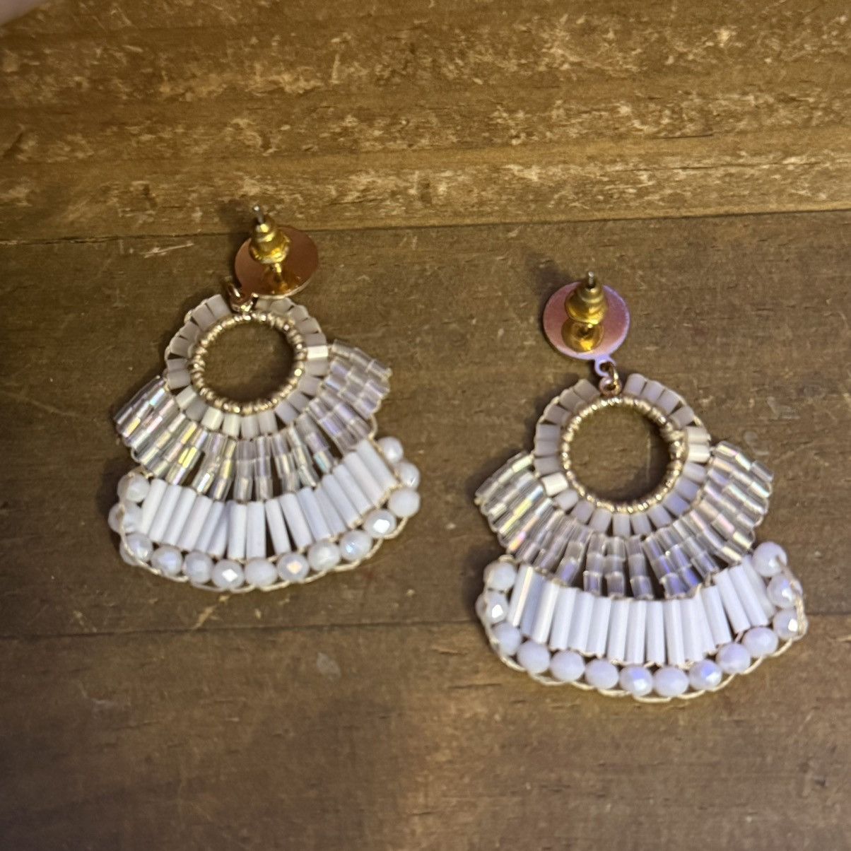 Other Gold tone white beaded fan dangle earrings Size ONE SIZE - 4 Thumbnail