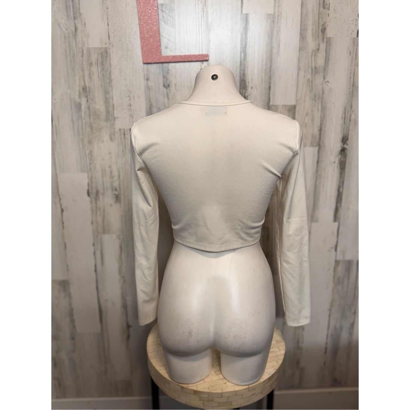 Other Edikted White Ring Detail Long Sleeve Crop Top Size XLARGE Size XL / US 12-14 / IT 48-50 - 2 Thumbnail