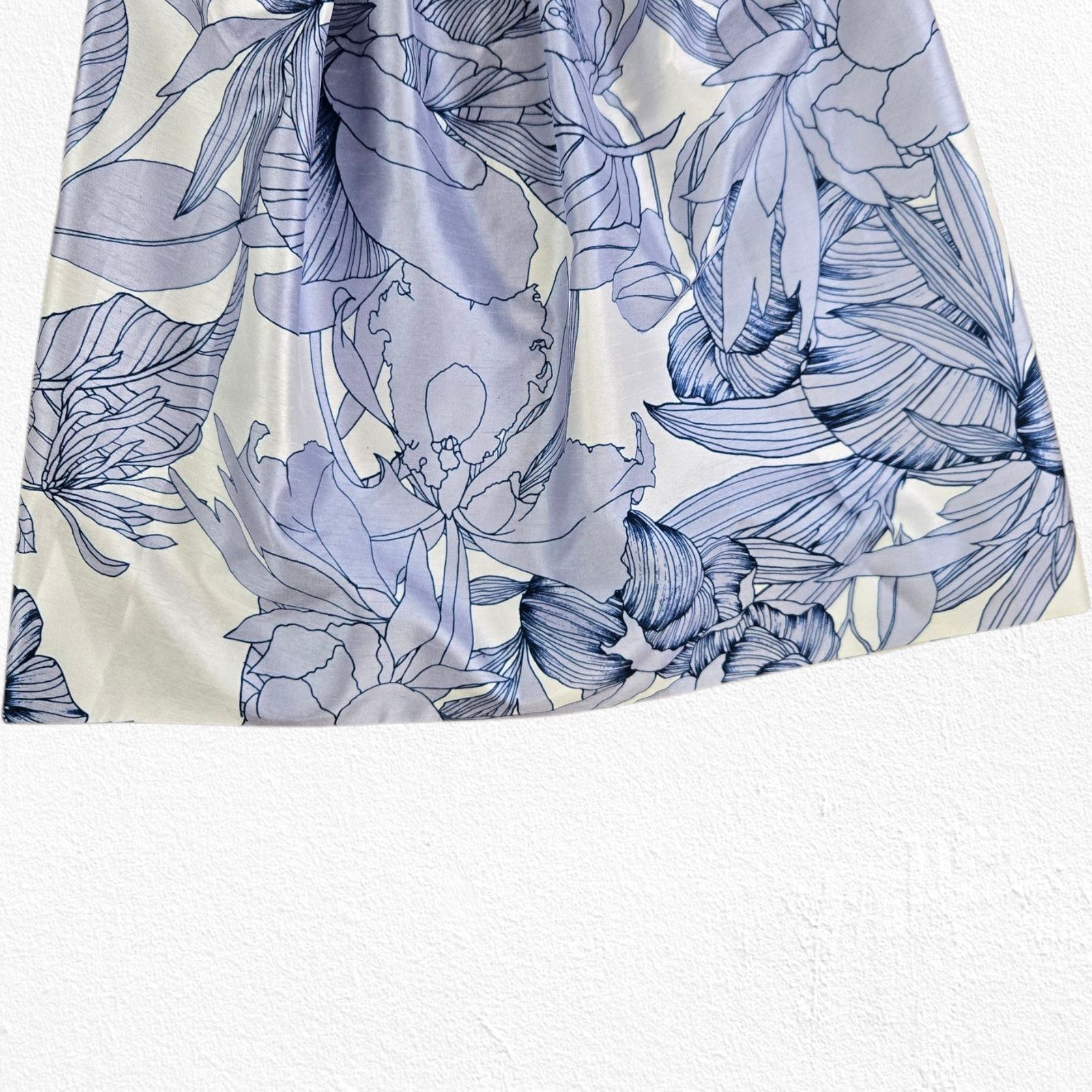 Other Keepsake Blue White Floral Satin Halter Blouse Size XS Size XS / US 0-2 / IT 36-38 - 4 Thumbnail